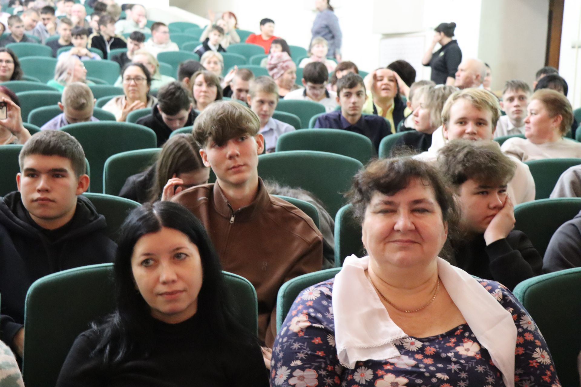 В Нурлате прошел отборочный тур межрегиональной татарской лиги КВН «Әйдә, ШаяРТ»