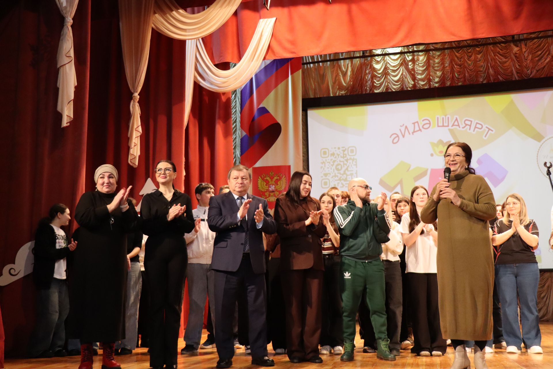 В Нурлате прошел отборочный тур межрегиональной татарской лиги КВН «Әйдә, ШаяРТ»