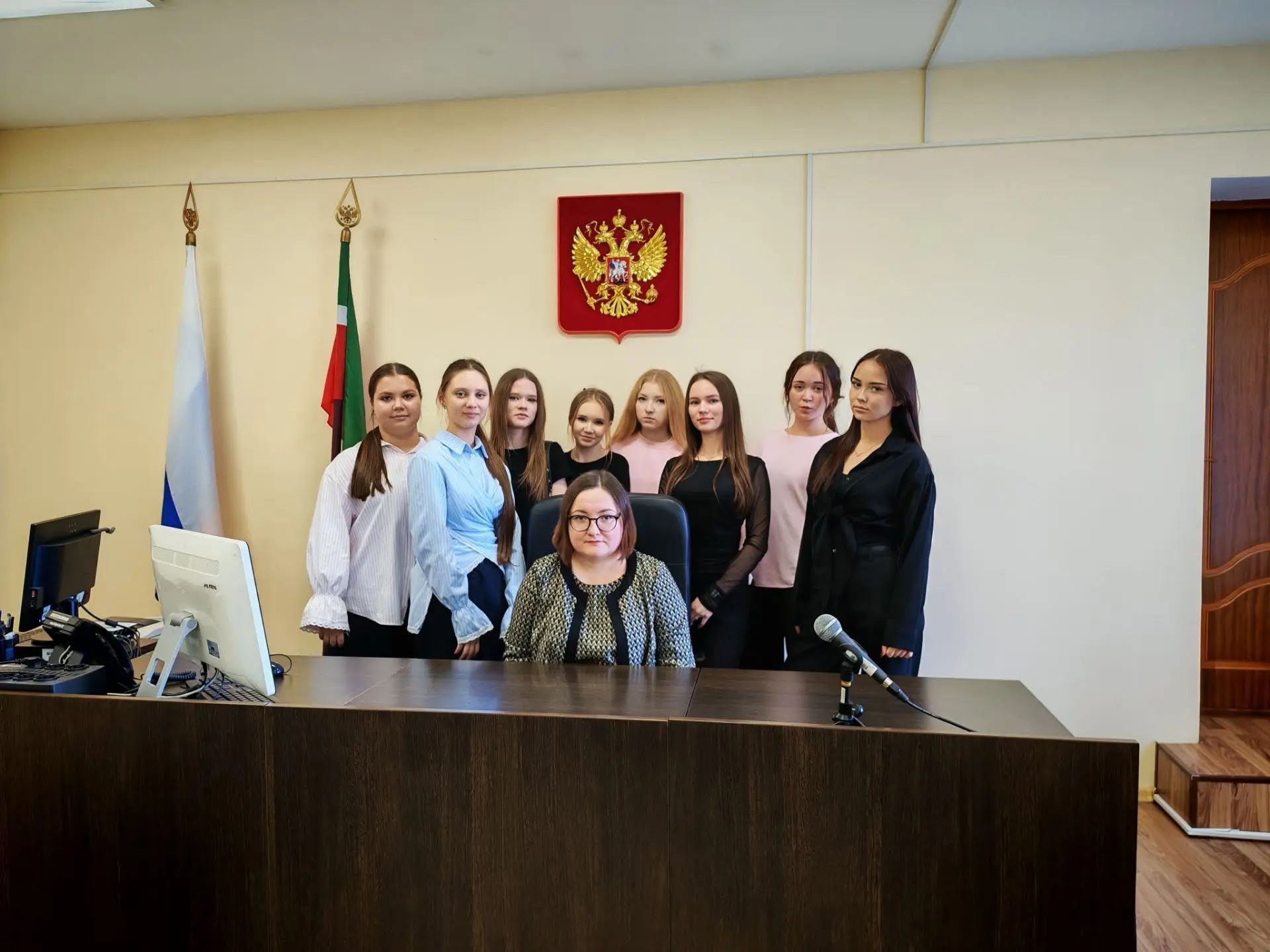Школьники Нурлата побывали в районном суде