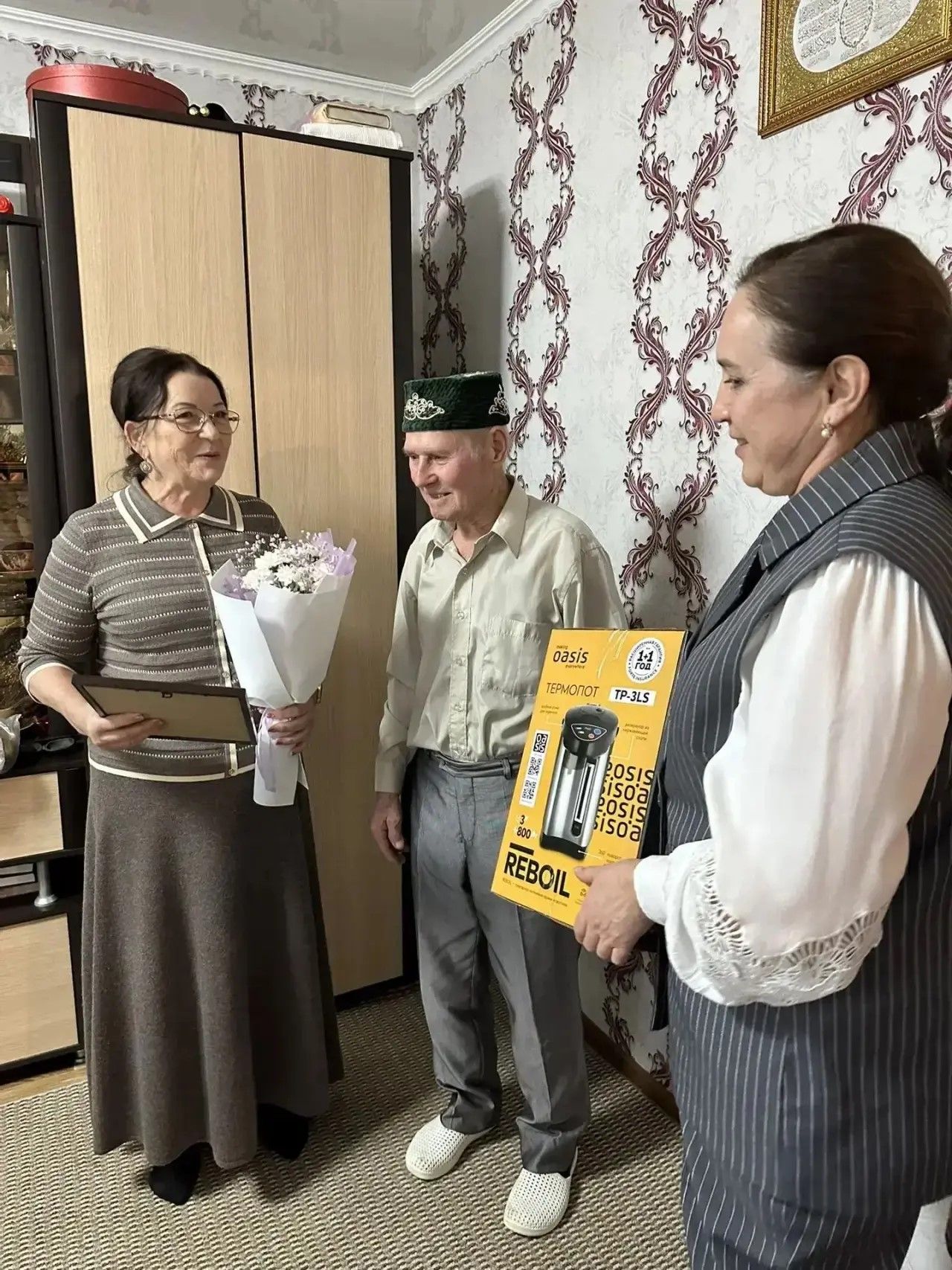 В Нурлате поздравили с 90-летием ветерана Анаса Хасаншина
