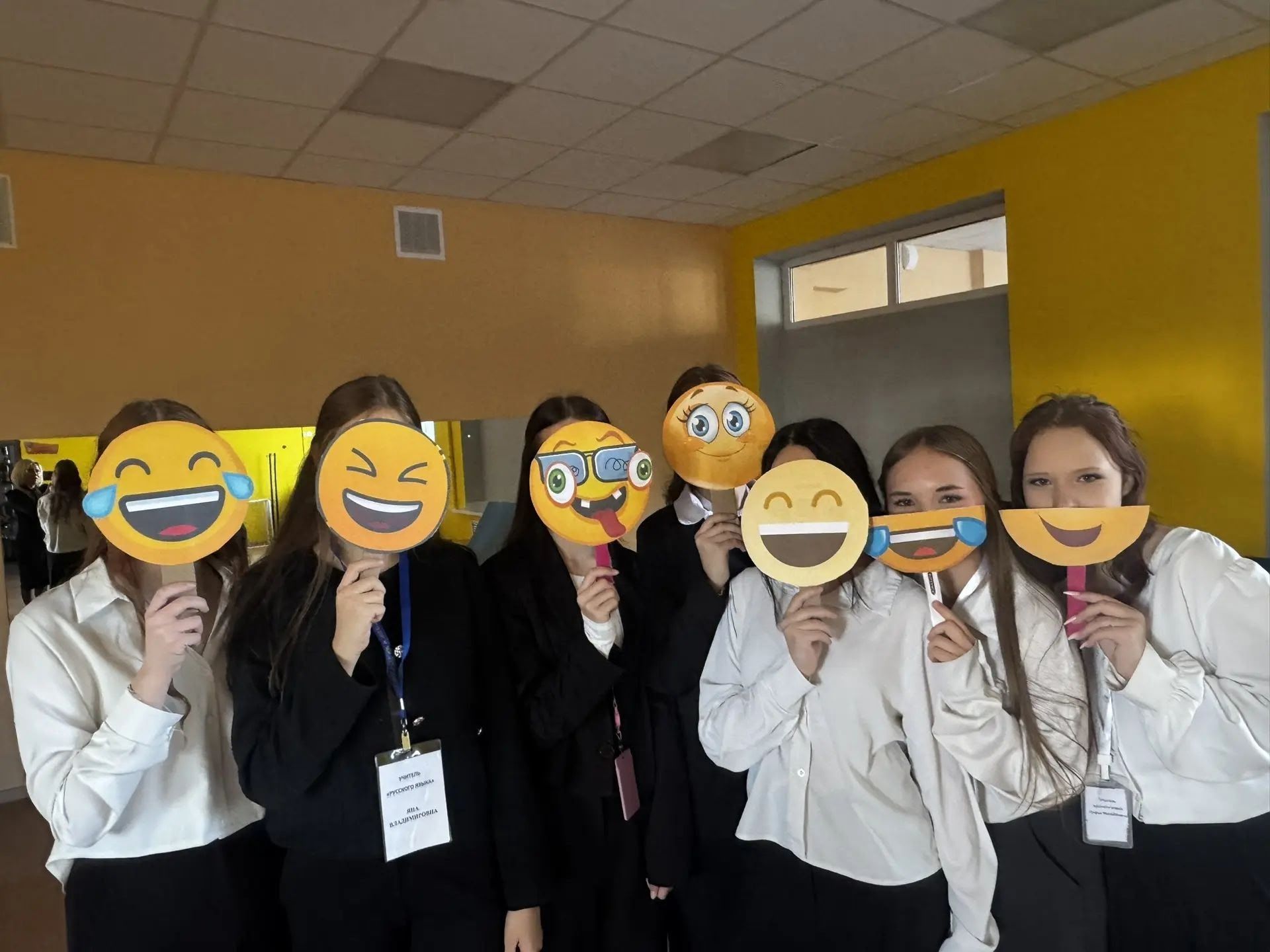 В Нурлате школа №1 провела акцию «Подари улыбку»