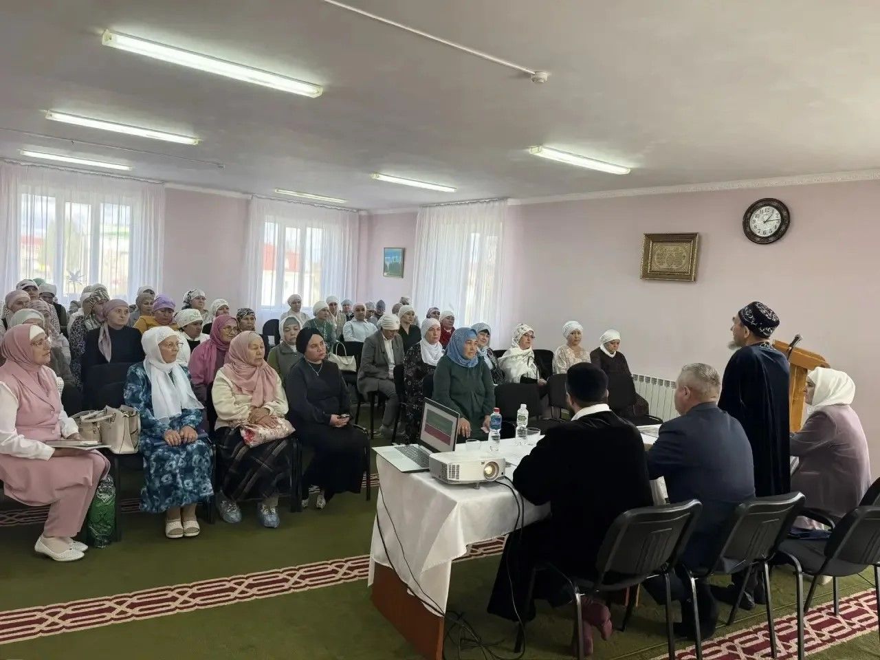 В Нурлате педагоги и духовенство обсудили нормы нравственности