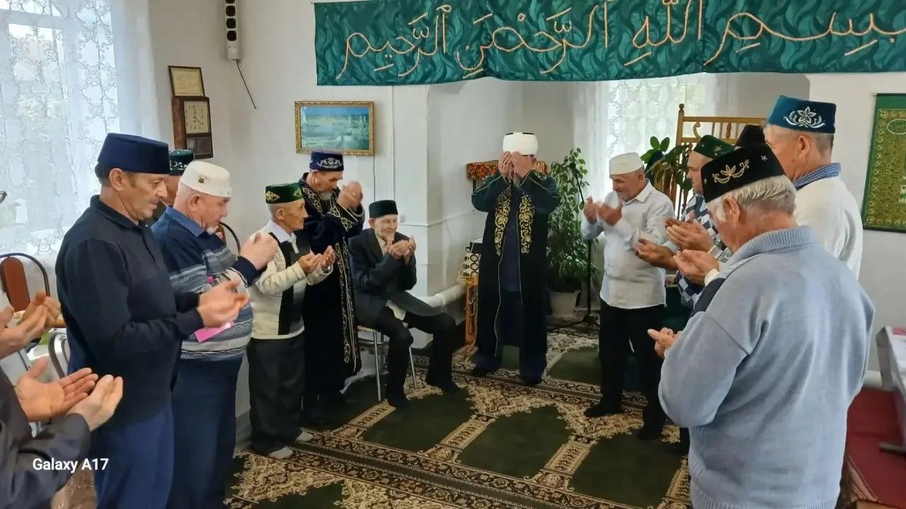 В Новой Амзе отметили 35-летие со дня основания мечети