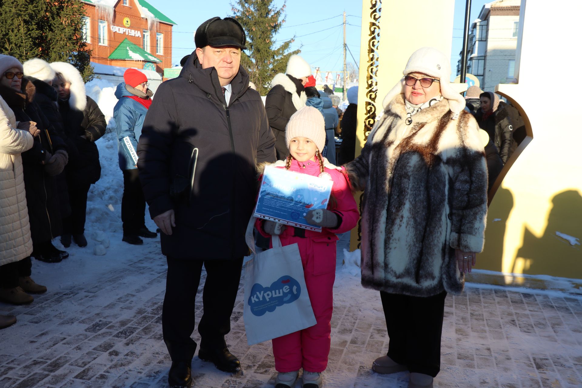 В сквере Журналистов города Нурлат открыли «Древо дружбы»