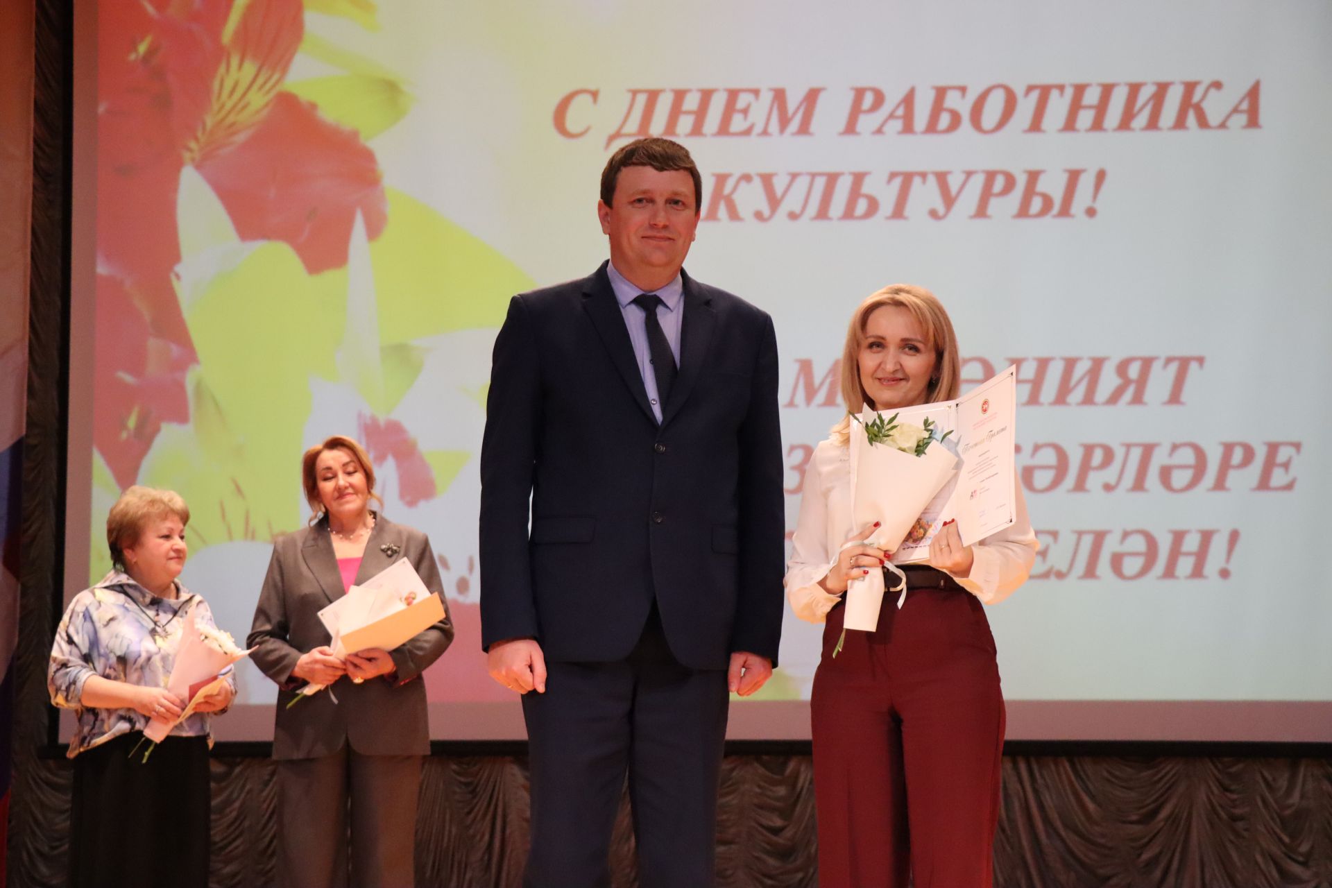 Свет творческих сердец: в Нурлате чествовали работников культуры