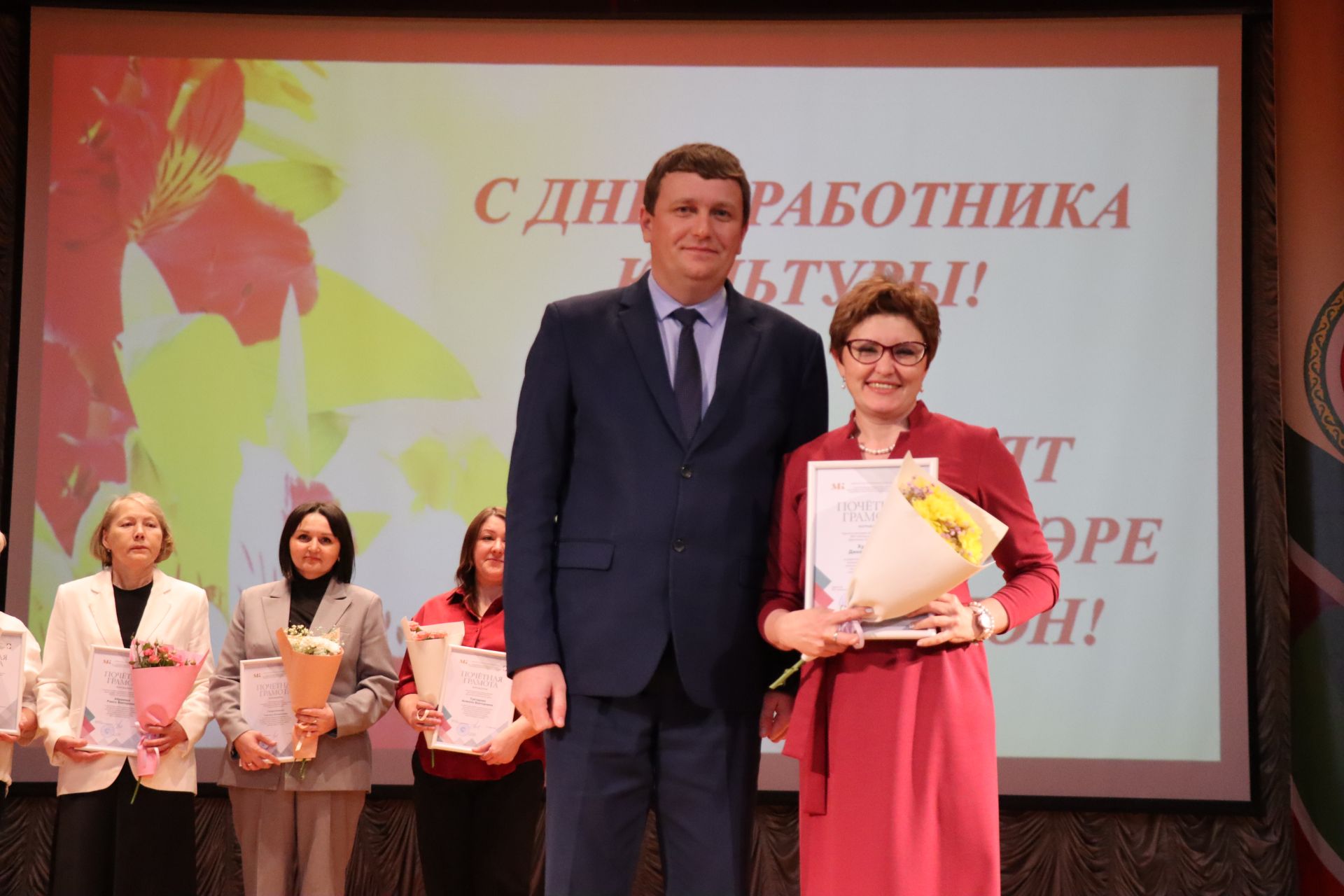 Свет творческих сердец: в Нурлате чествовали работников культуры
