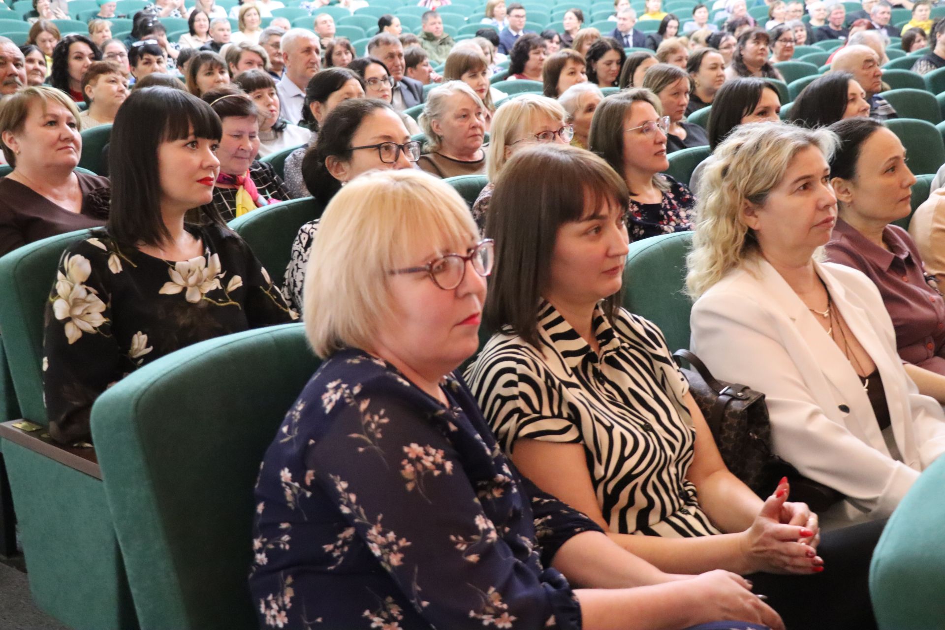 Свет творческих сердец: в Нурлате чествовали работников культуры