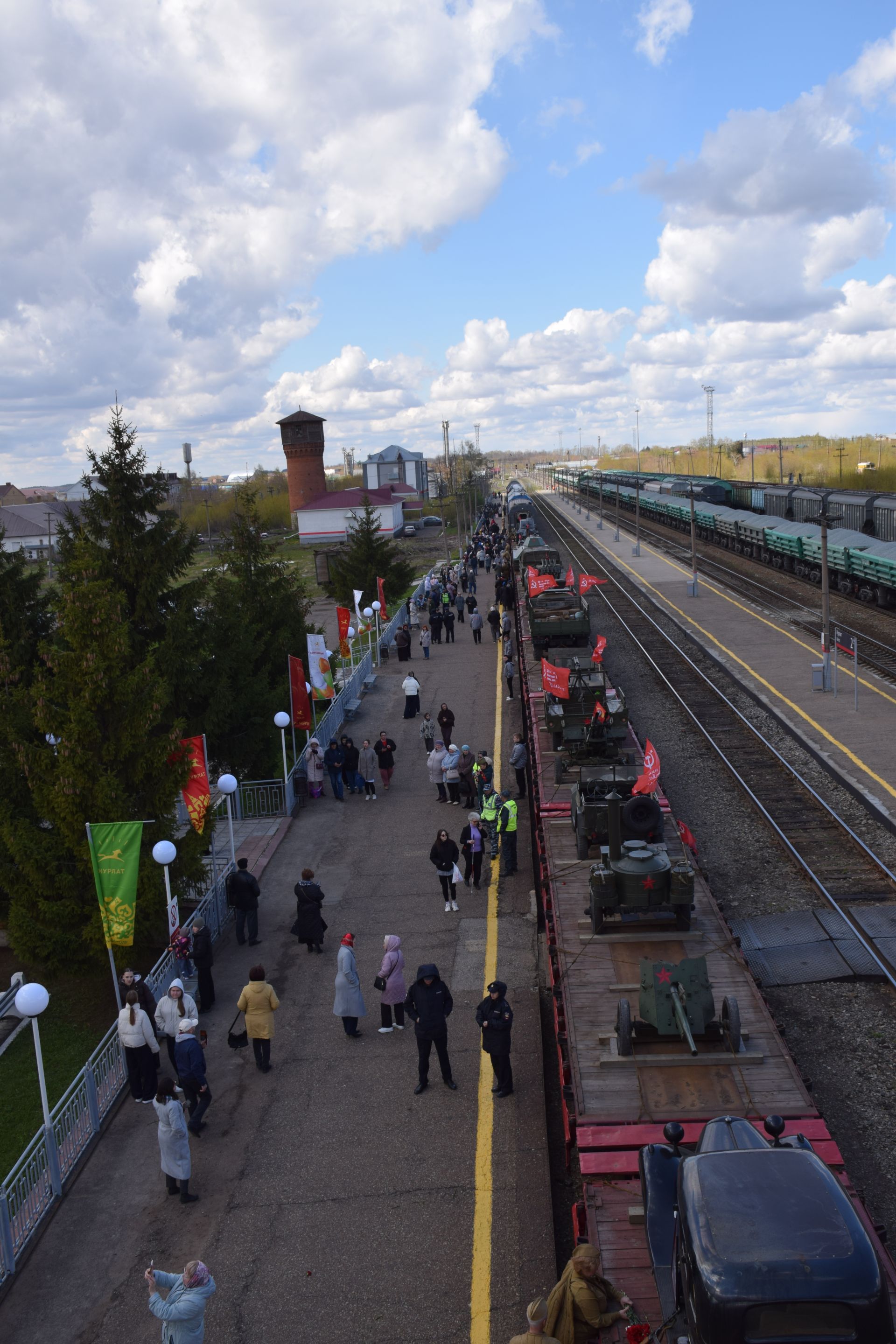 В Нурлате побывал легендарный «Паровоз Победы»: город встретил эшелон памяти