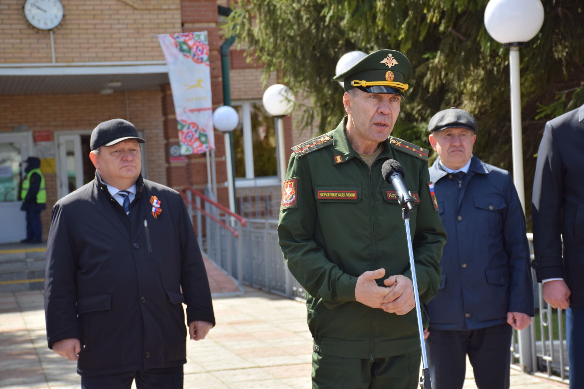 В Нурлате побывал легендарный «Паровоз Победы»: город встретил эшелон памяти