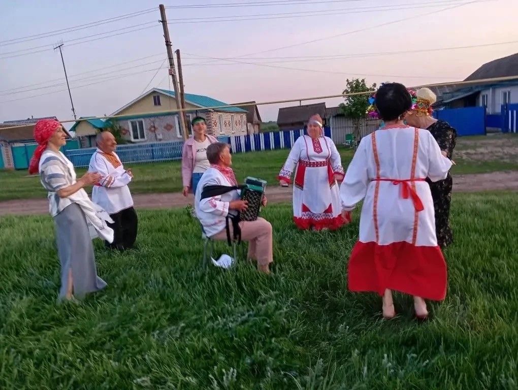 Живая нить традиций: в Вишневой Поляне встретили старинный праздник «Уяв»