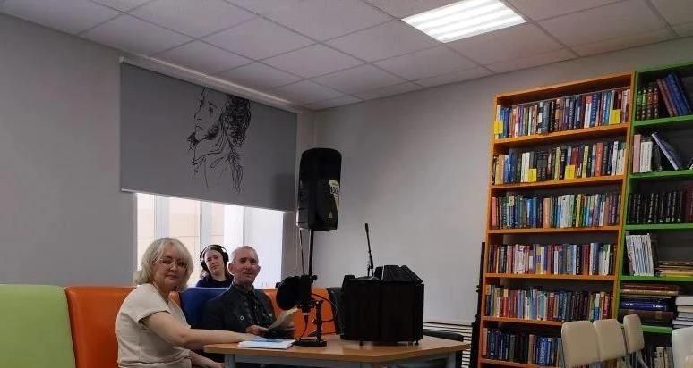 «Услышать» поэзию: в библиотеке Нурлата записали пятый подкаст