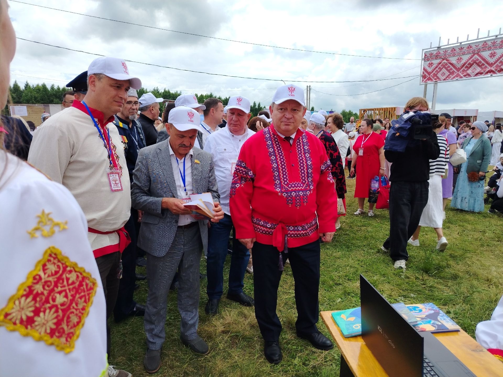 Мост через время: земская школа встретилась с современной на Уяве