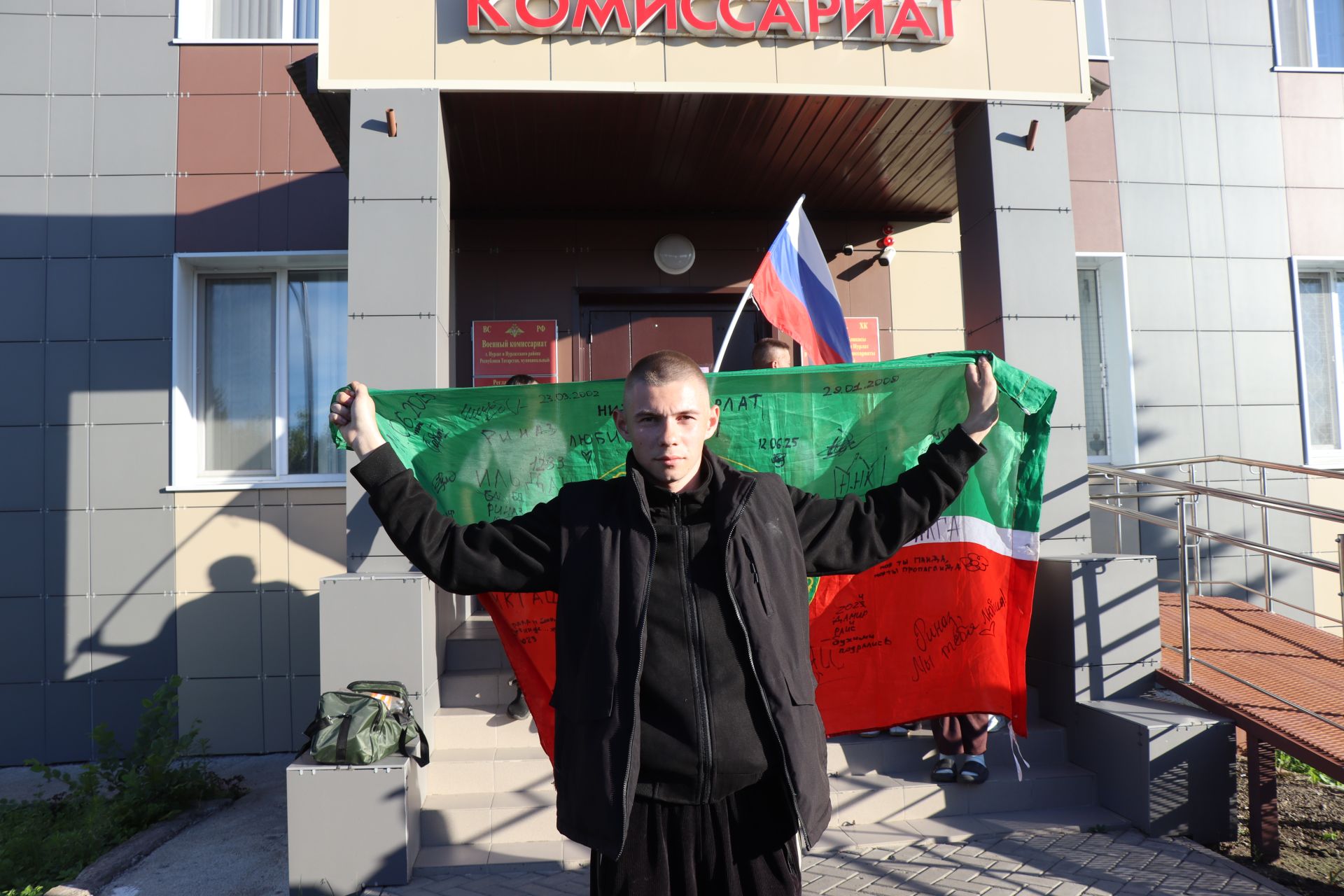 В Нурлатском военкомате состоялись проводы солдат-срочников