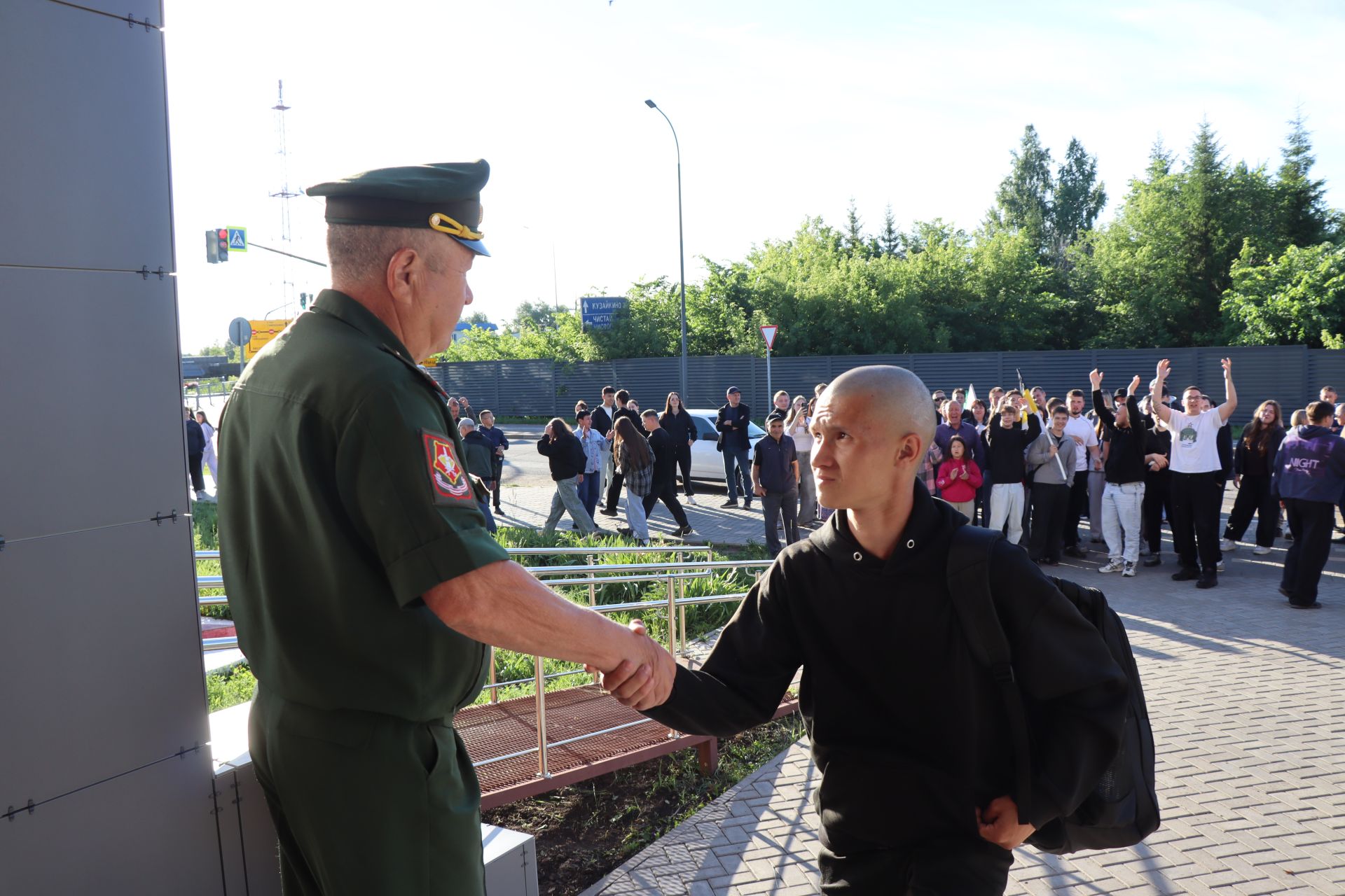 В Нурлатском военкомате состоялись проводы солдат-срочников