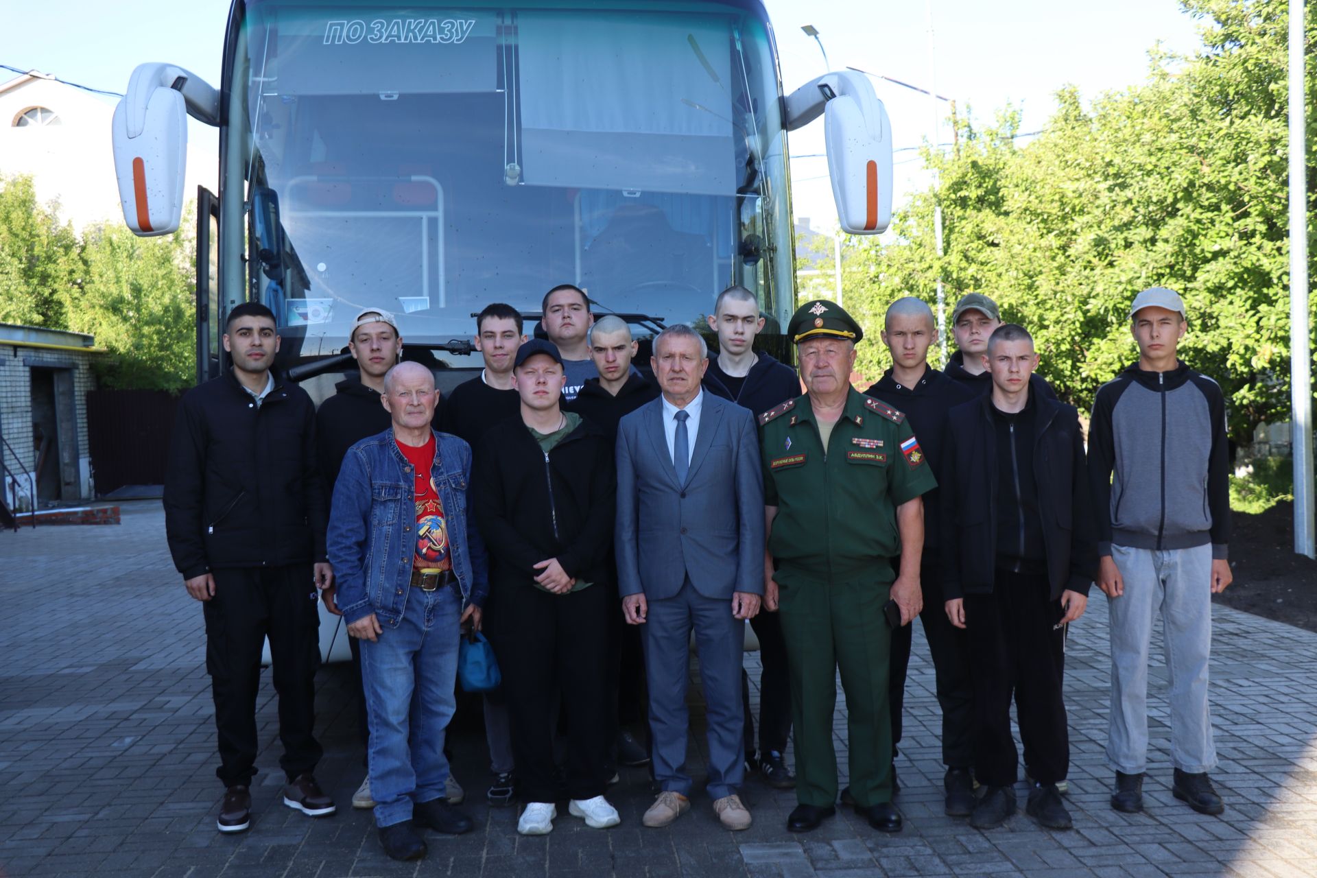 В Нурлатском военкомате состоялись проводы солдат-срочников