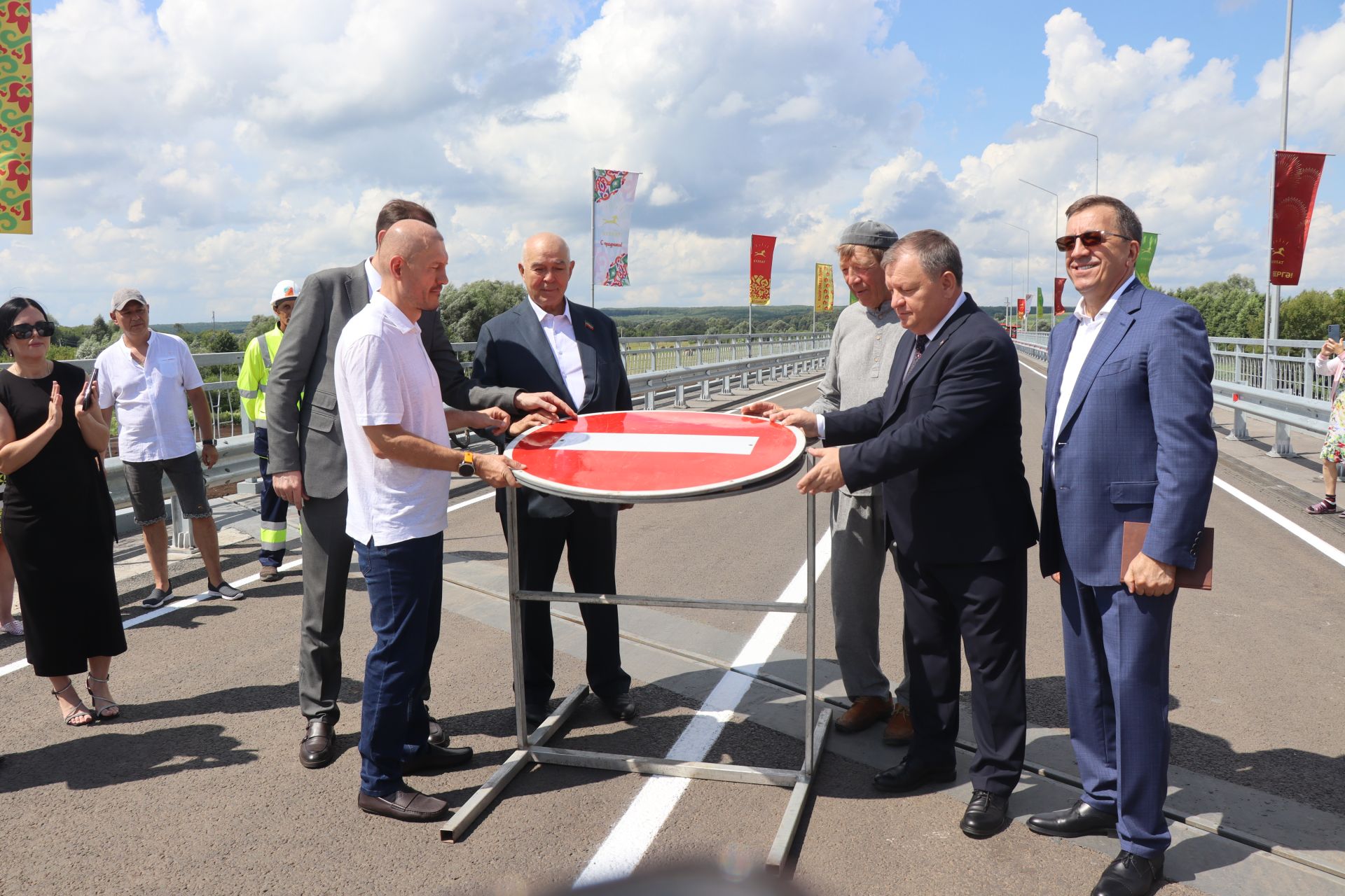 В Нурлатском районе построили новый мост