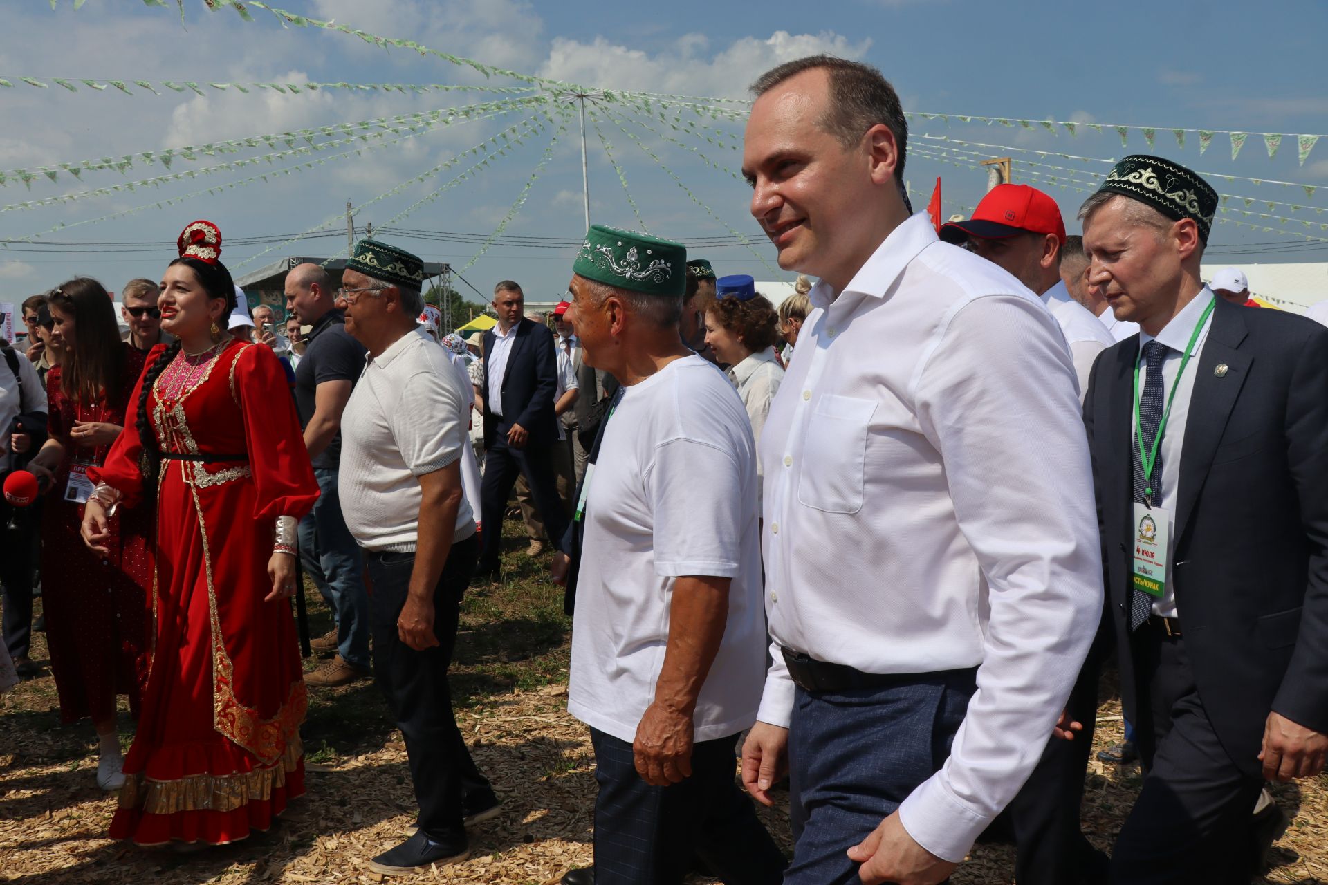 Рустам Минниханов посетил татарстанское подворье на Сабантуе в Мордовии