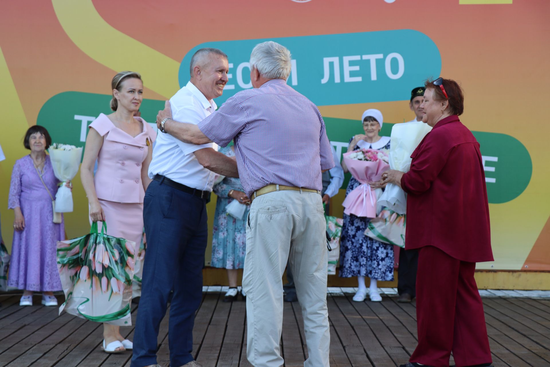 Любовь сквозь года: в Нурлате чествовали юбиляров семейной жизни (+ фоторепортаж)