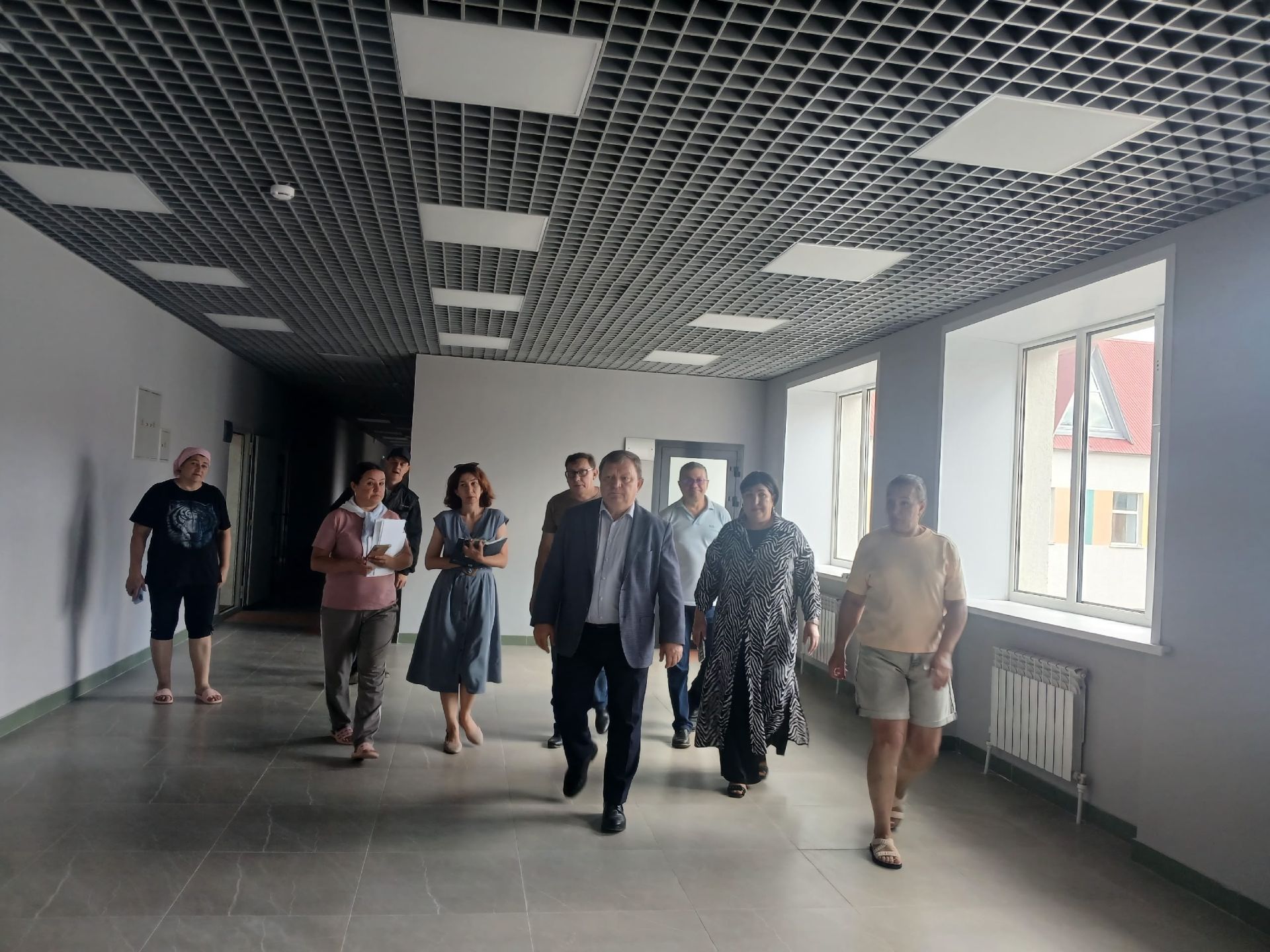 Глава района оценил ремонт школы №4 в Нурлате