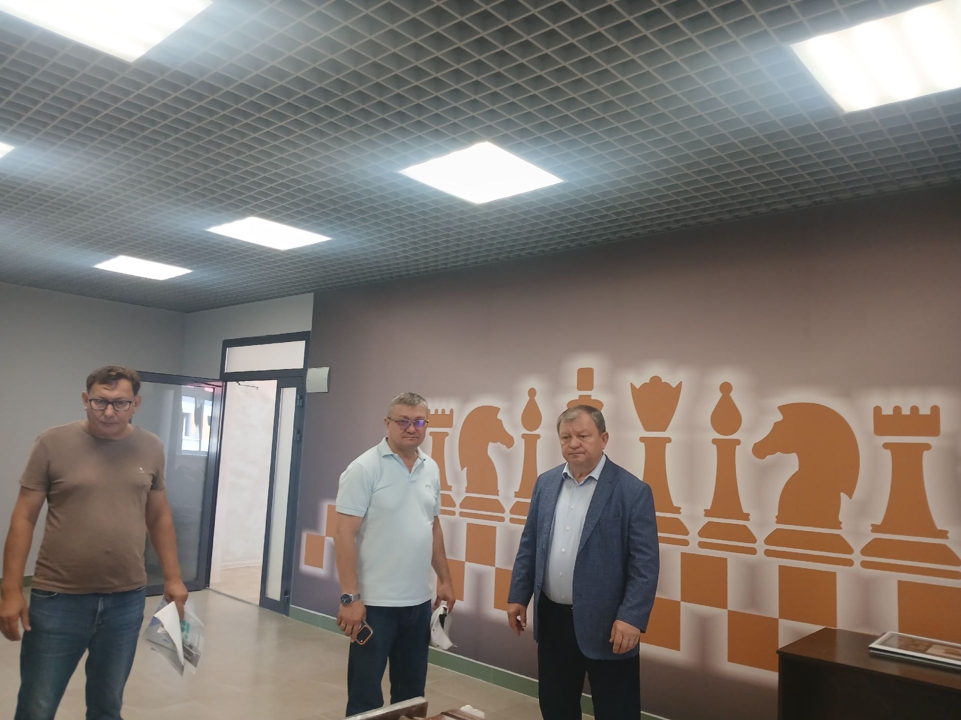 Глава района оценил ремонт школы №4 в Нурлате