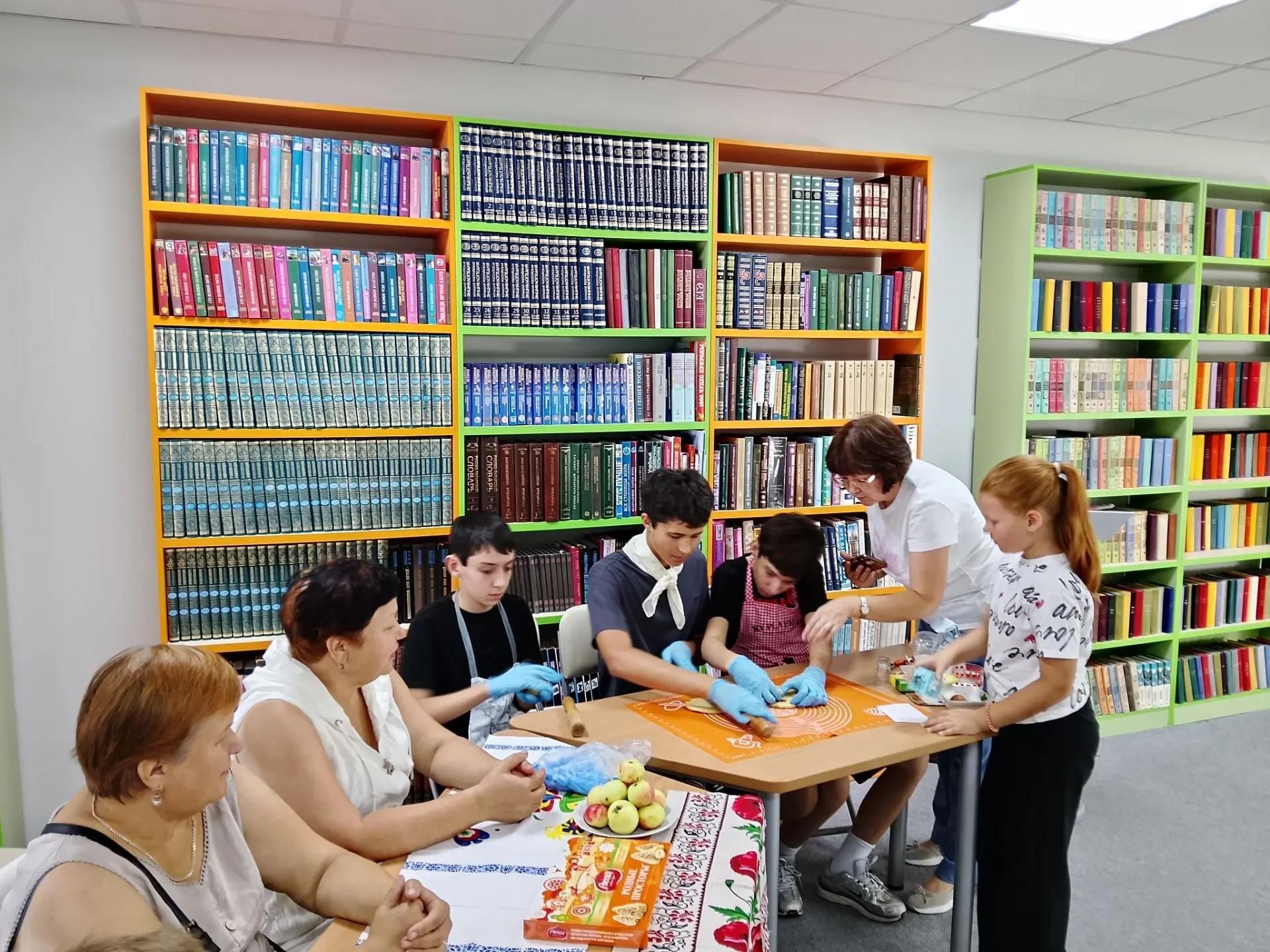 В библиотеке Нурлата научили готовить чувашские лепешки пашалу