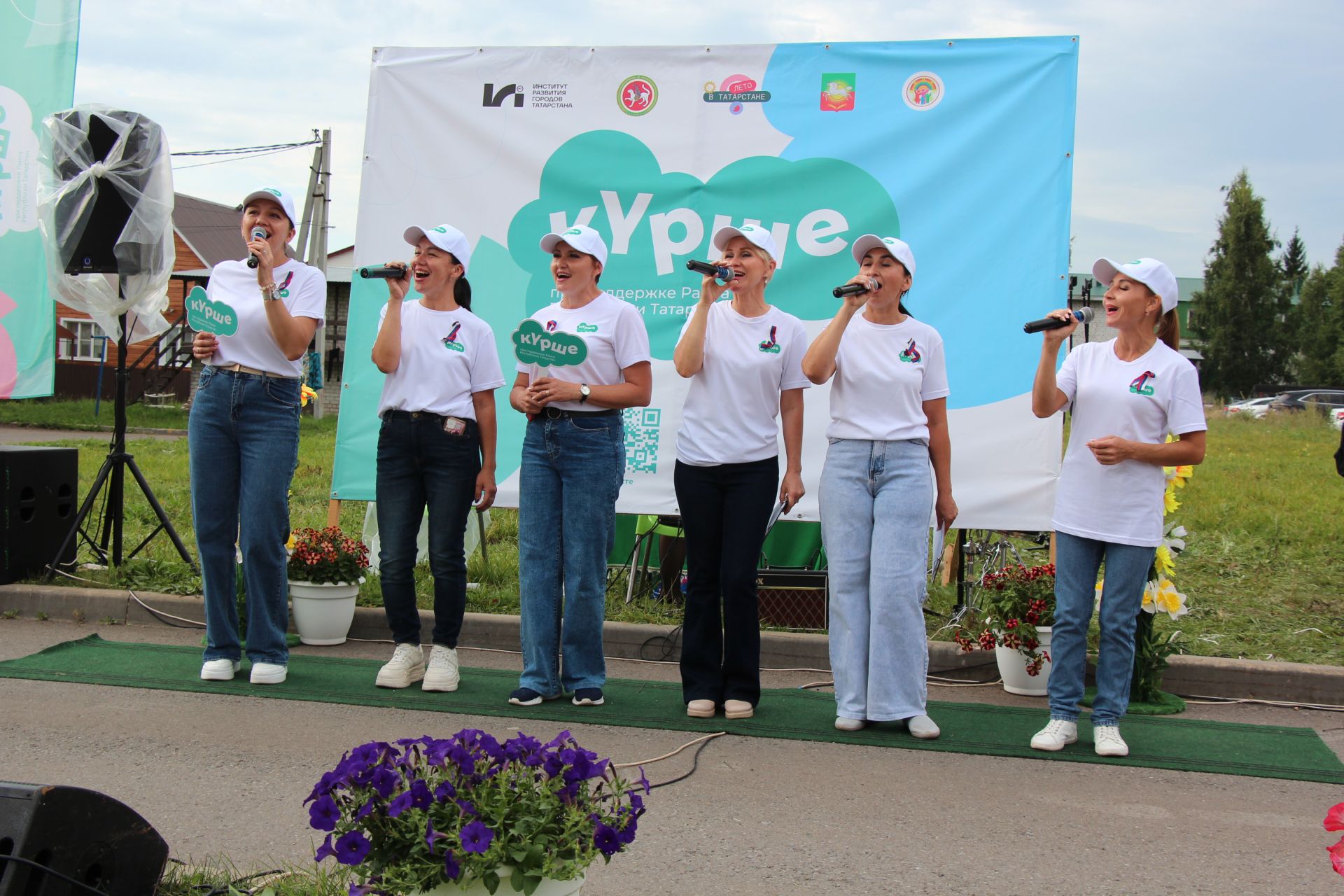 В Нурлате проект «Ут күршеләр» завершился ярким и масштабным  праздником «Флаг моего государства»