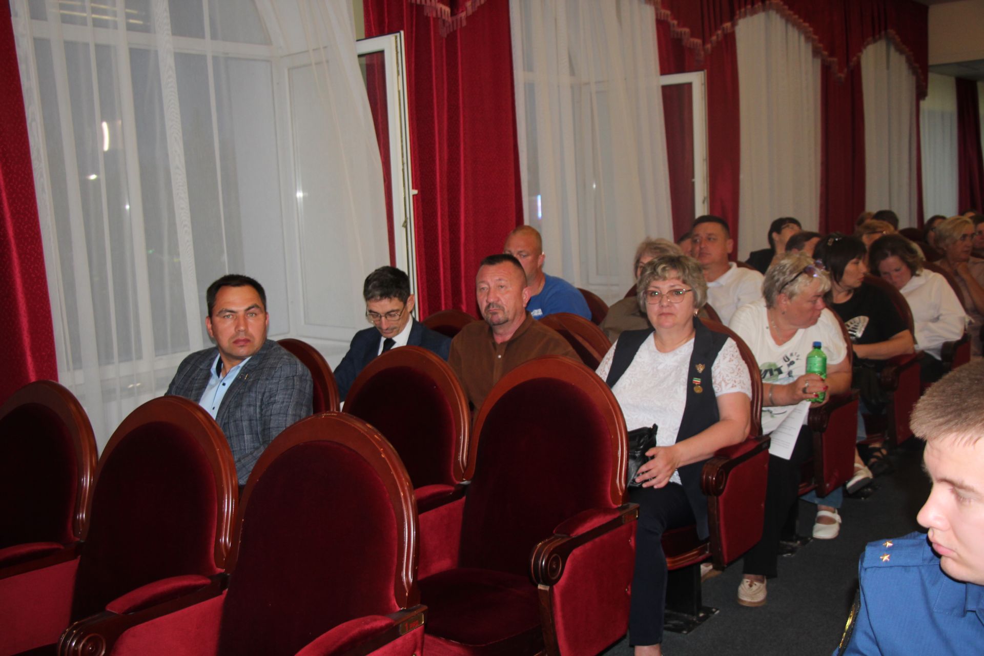 В Нурлате жители мкр. Центральный встретились с руководством района