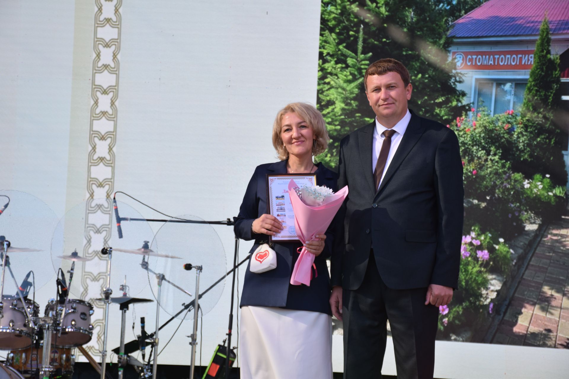 В Нурлате наградили победителей районного конкурса по оформлению и озеленению территорий