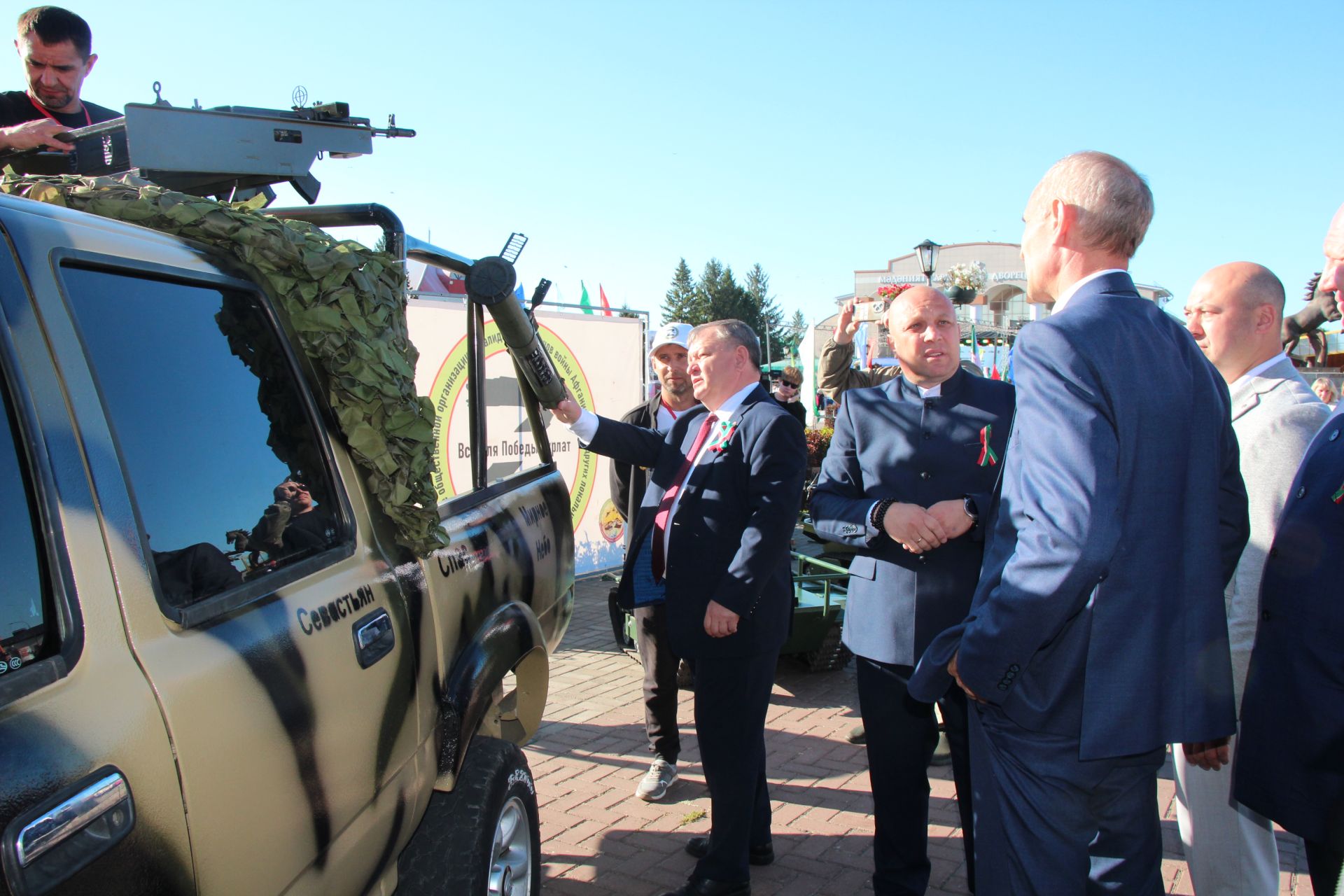 День Республики, День города и День нефтяника в Нурлате начались с церемонии награждения