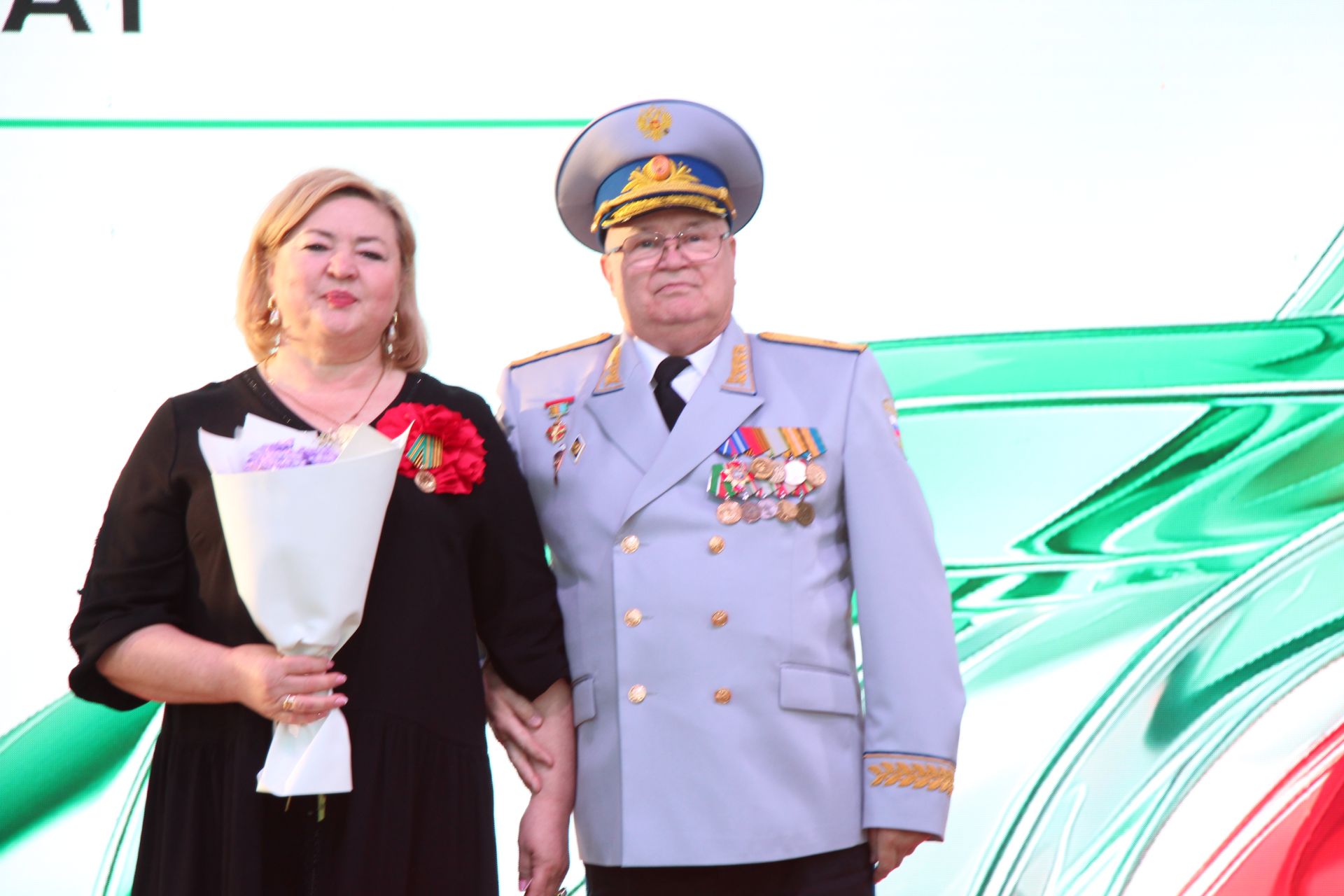 День Республики, День города и День нефтяника в Нурлате начались с церемонии награждения