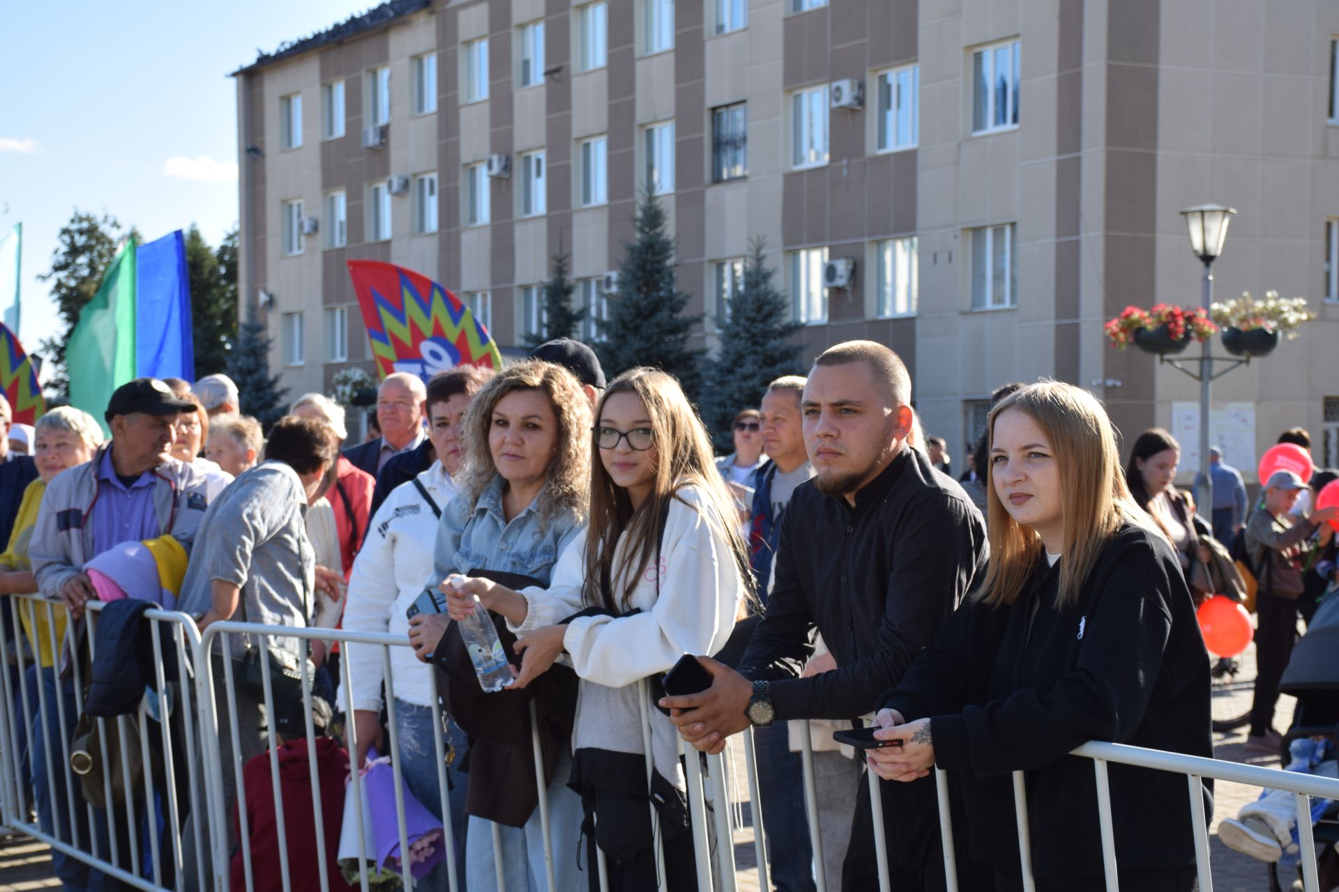В Нурлате наградили победителей районного конкурса по оформлению и озеленению территорий