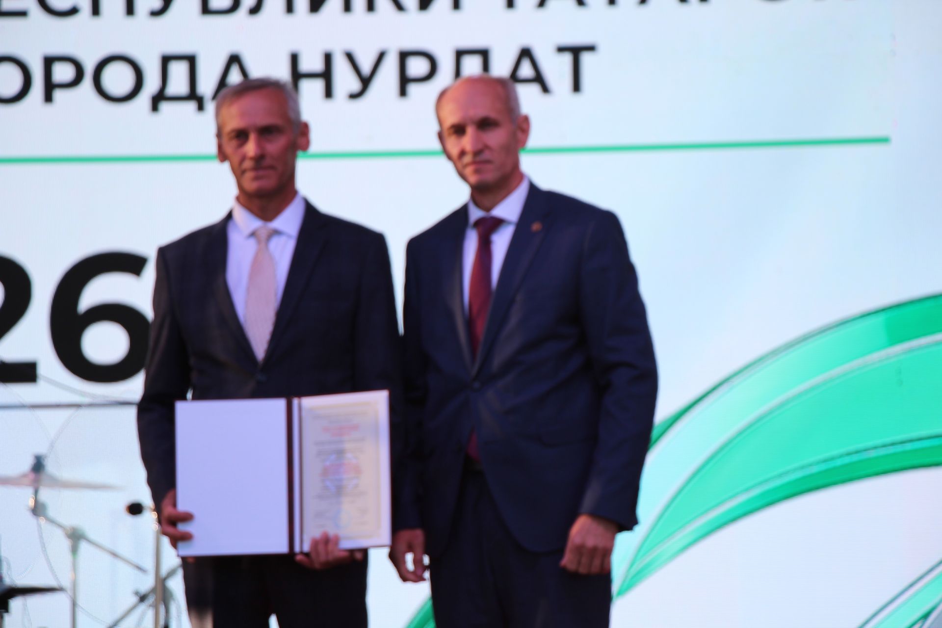 День Республики, День города и День нефтяника в Нурлате начались с церемонии награждения