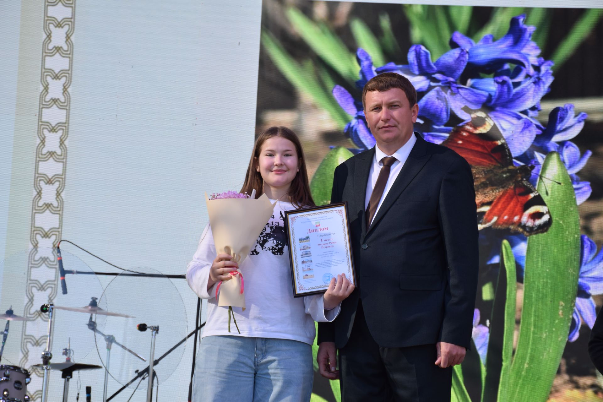 В Нурлате наградили победителей районного конкурса по оформлению и озеленению территорий