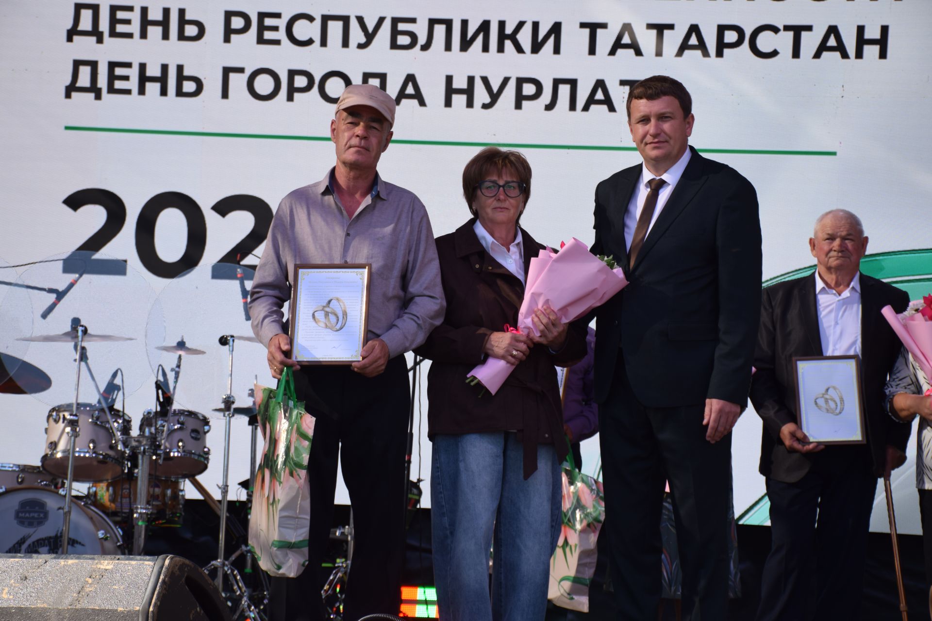 В Нурлате чествовали юбиляров семейной жизни