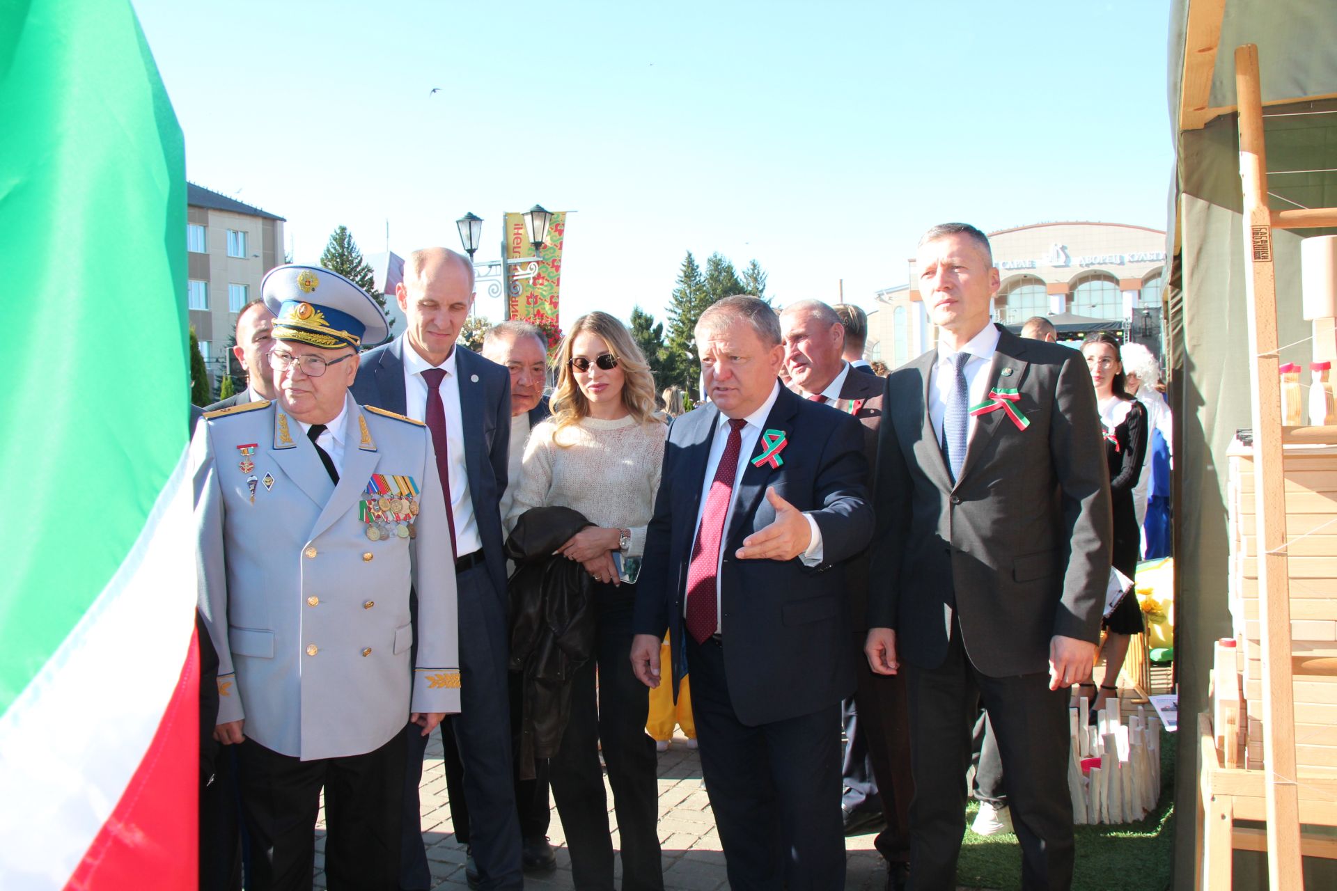 День Республики, День города и День нефтяника в Нурлате начались с церемонии награждения