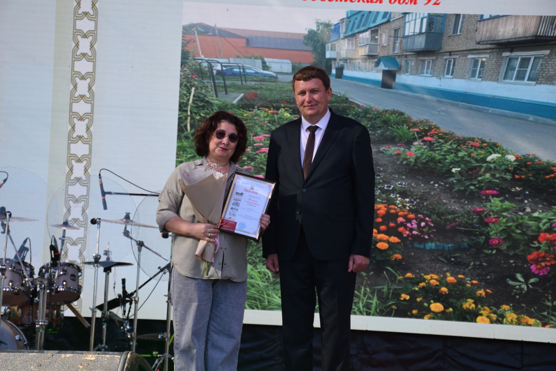 В Нурлате наградили победителей районного конкурса по оформлению и озеленению территорий