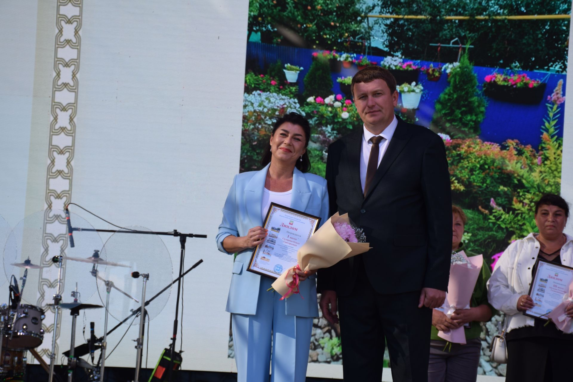В Нурлате наградили победителей районного конкурса по оформлению и озеленению территорий