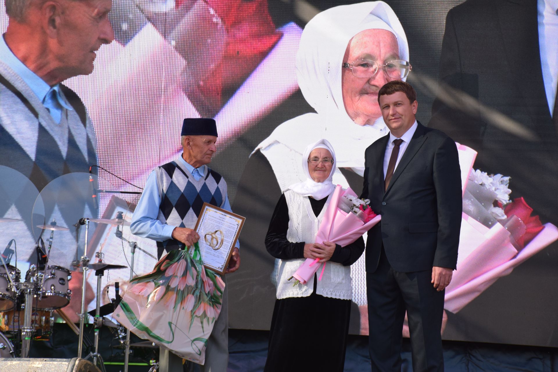 В Нурлате чествовали юбиляров семейной жизни