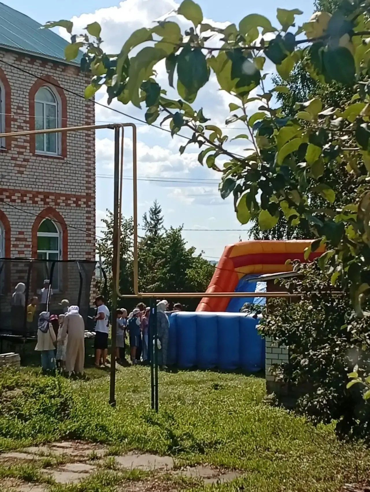 Для детей в мечети Нурлата организовали лагерь с питанием и экскурсиями