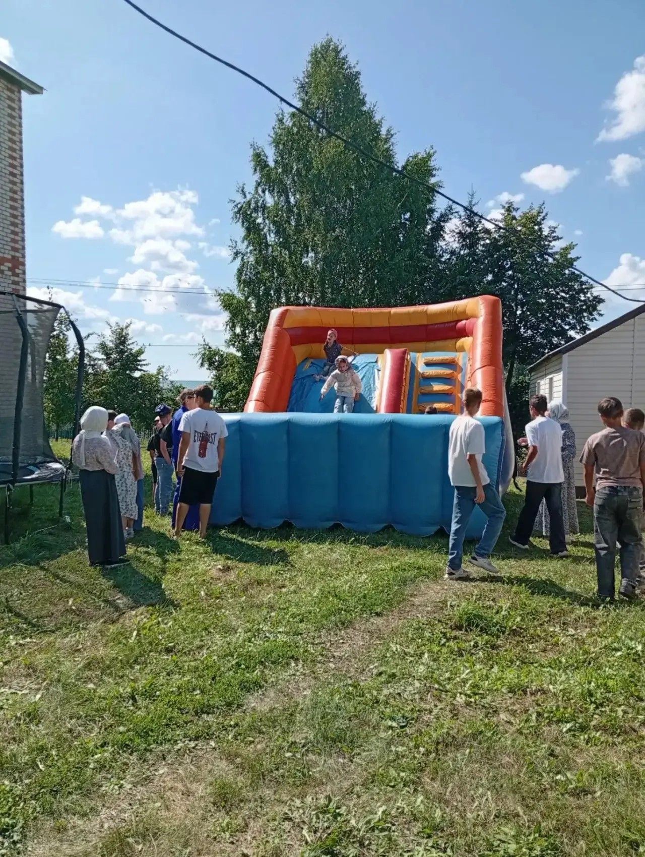 Для детей в мечети Нурлата организовали лагерь с питанием и экскурсиями
