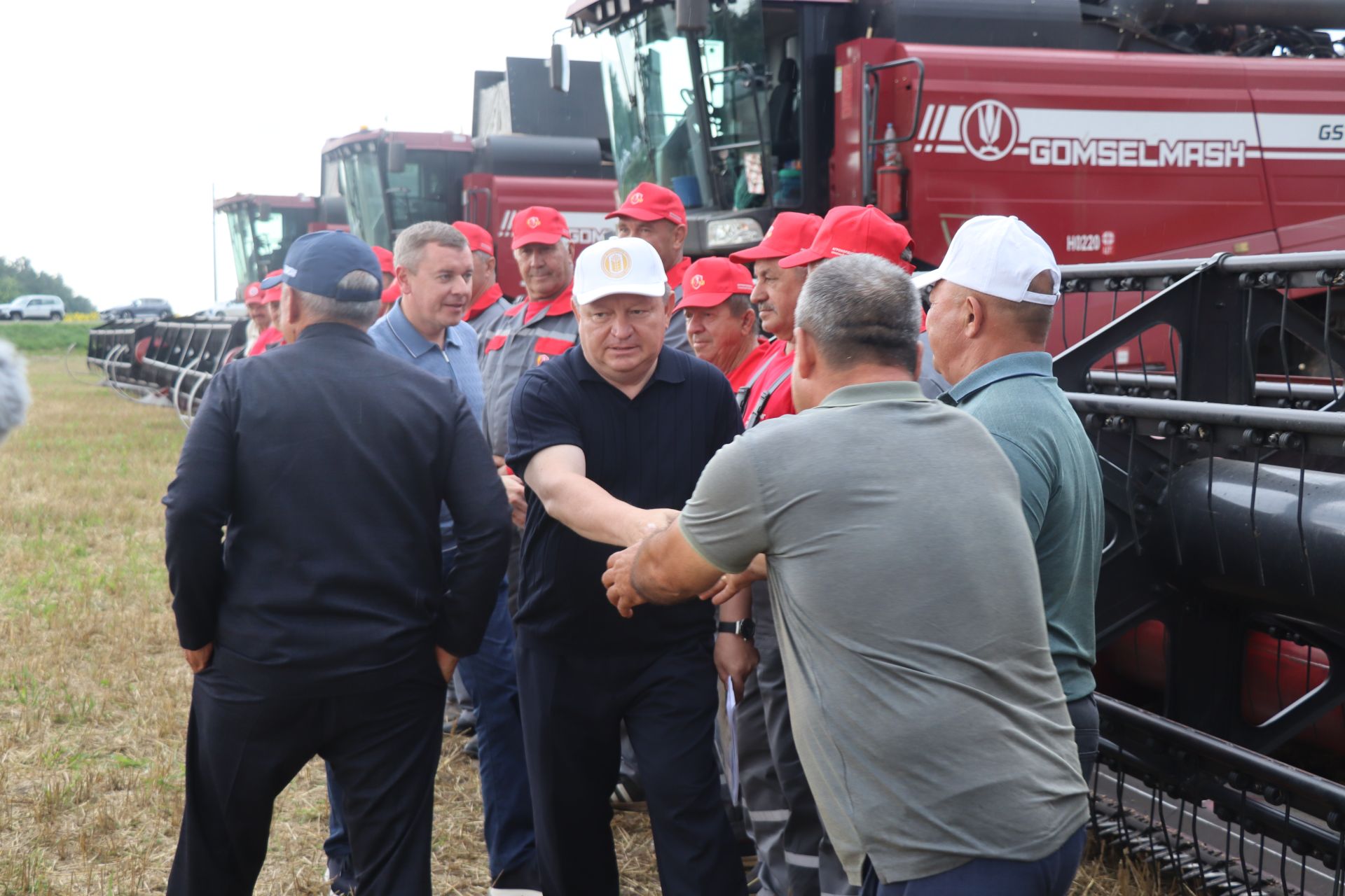Рустам Минниханов совершил облет полей Нурлатского района