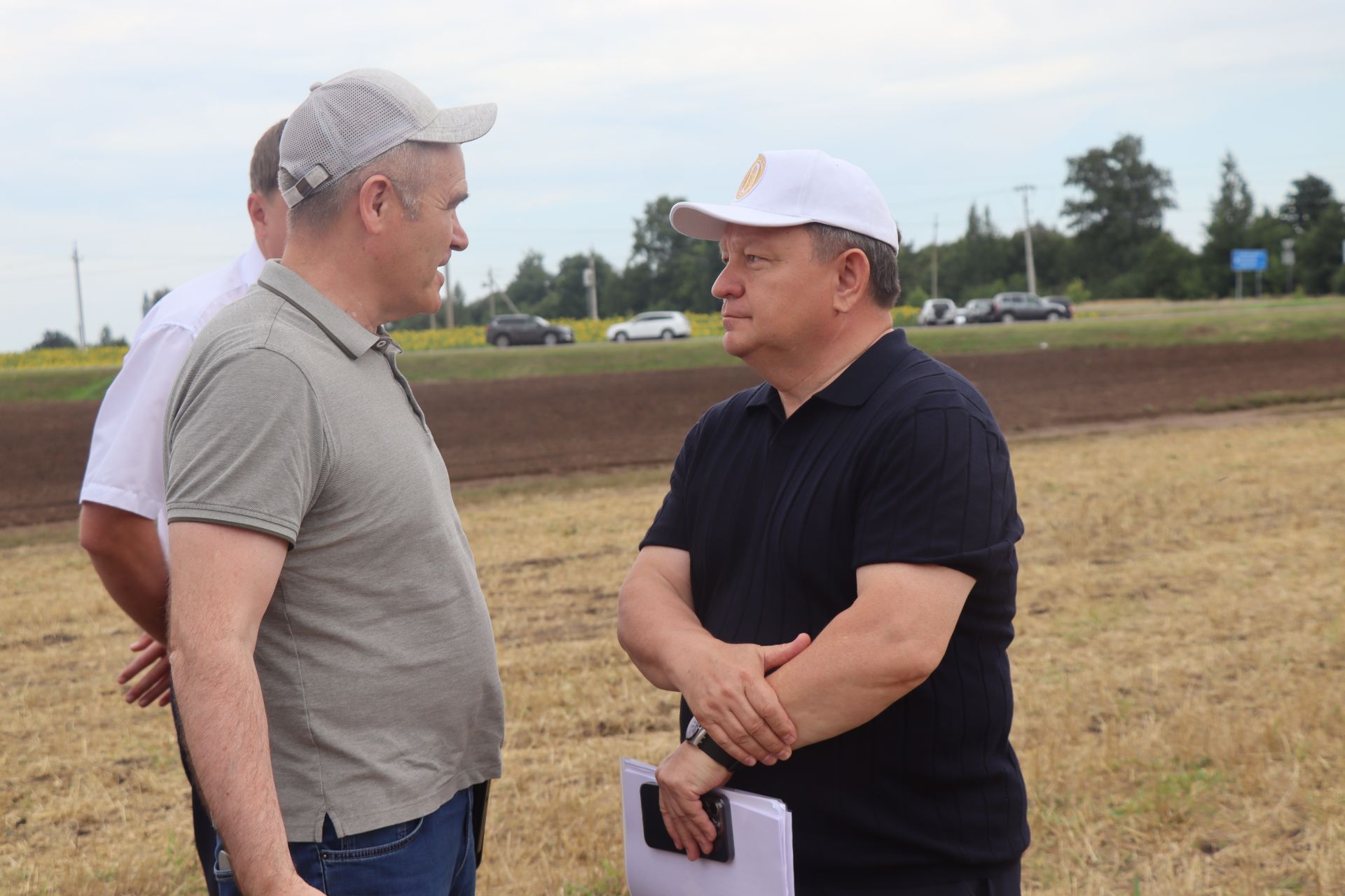 Рустам Минниханов совершил облет полей Нурлатского района