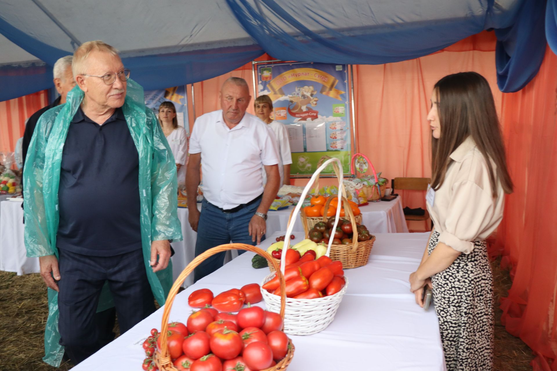 Рустам Минниханов совершил облет полей Нурлатского района