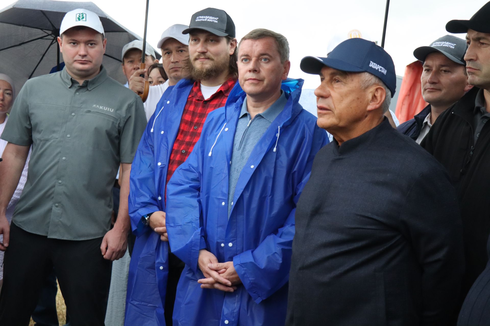 Рустам Минниханов совершил облет полей Нурлатского района
