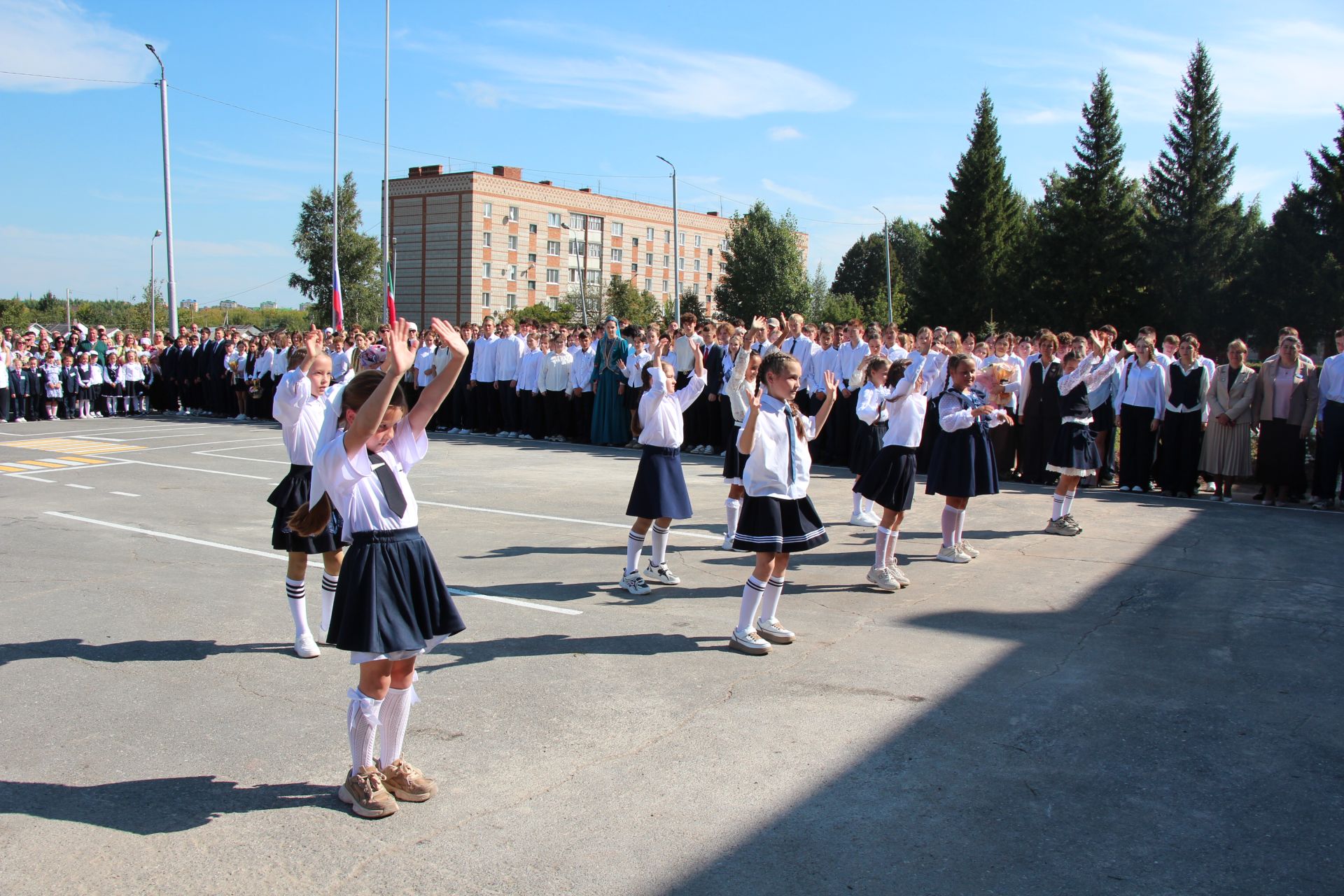 В Нурлате открыли школу № 4 с участием главы района и министра
