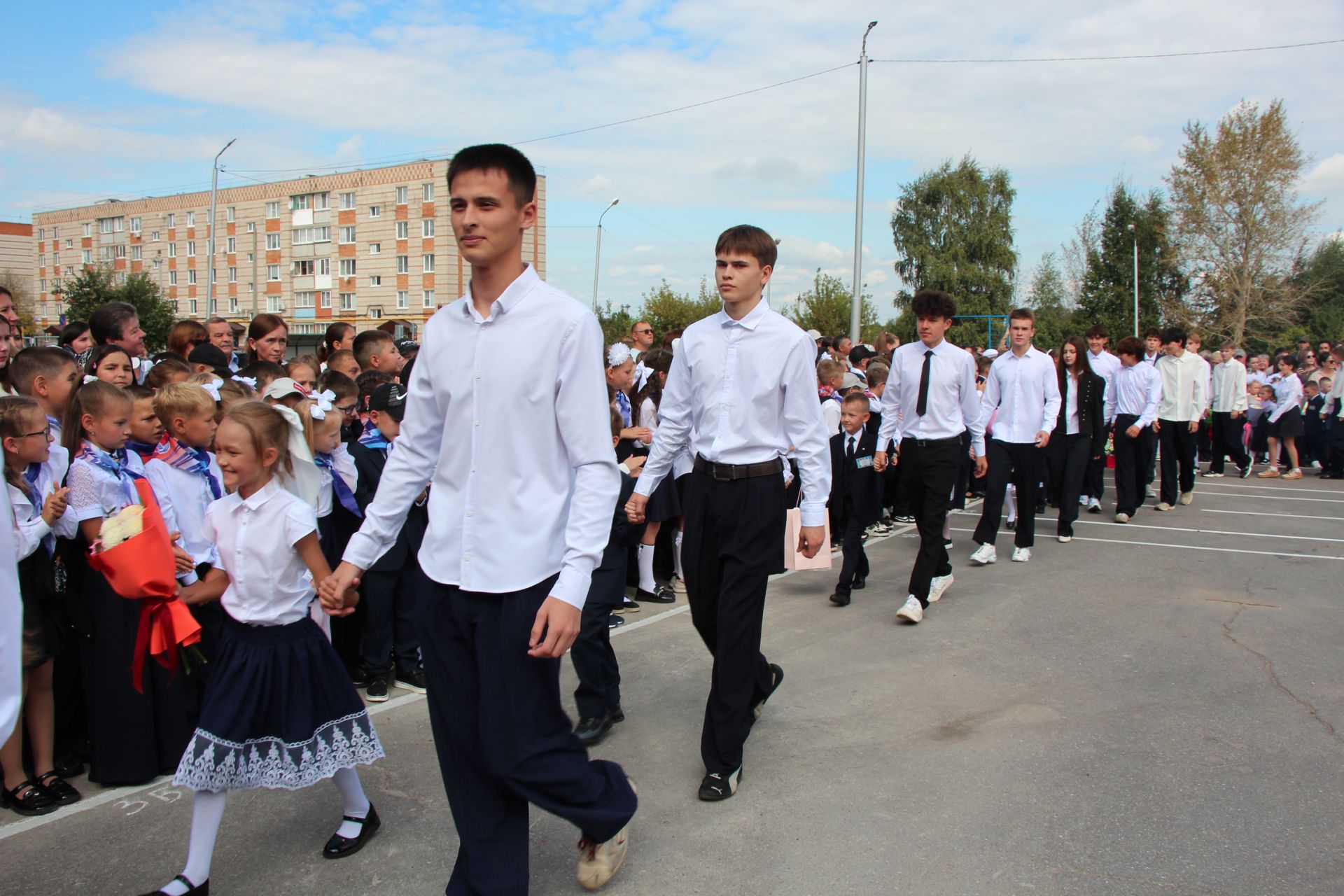 В Нурлате открыли школу № 4 с участием главы района и министра