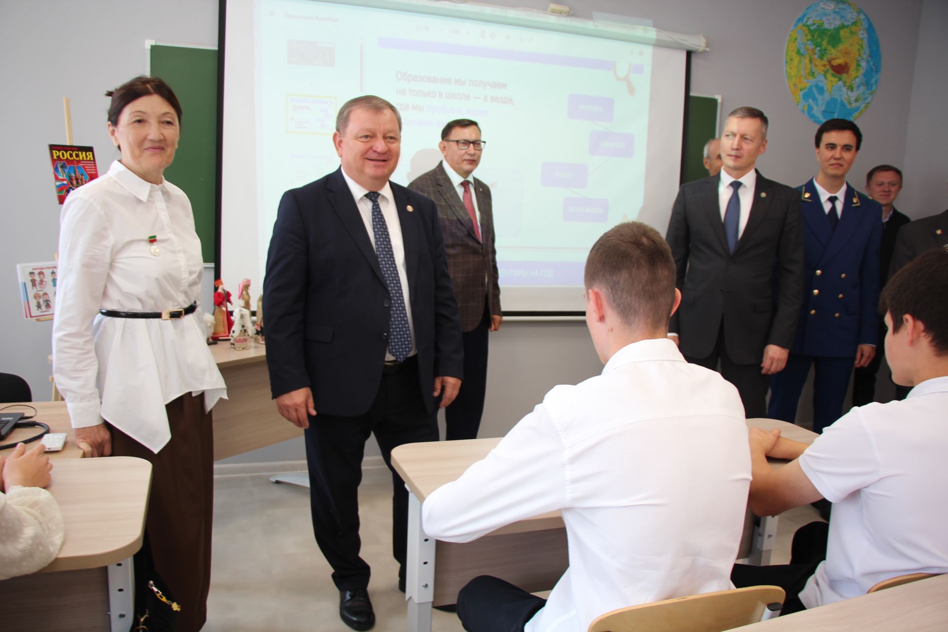 В Нурлате открыли школу № 4 с участием главы района и министра
