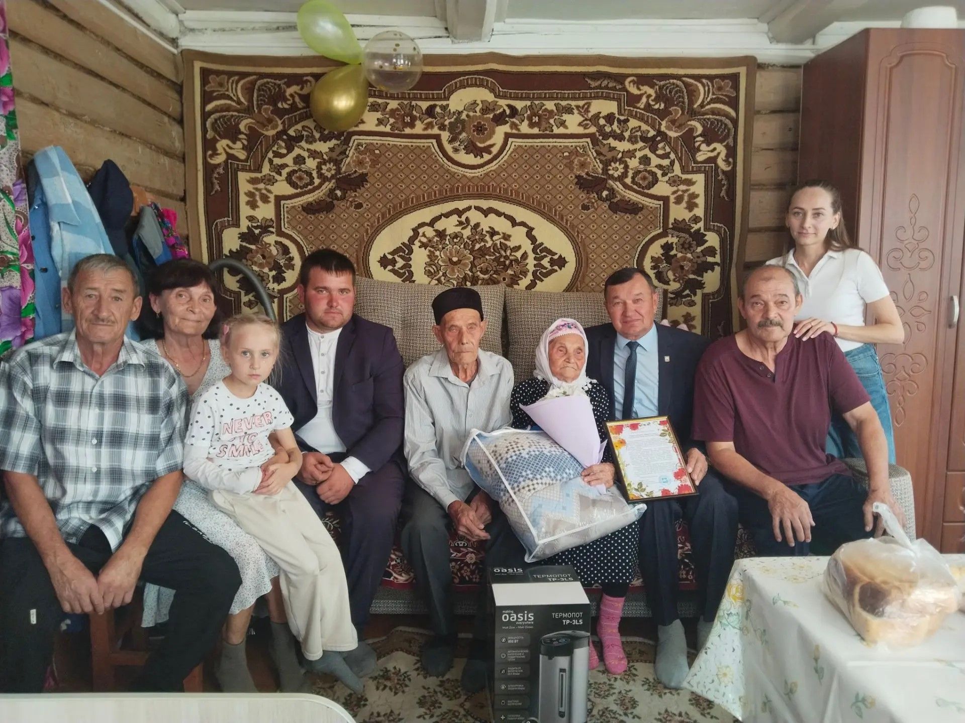 В Нурлатском районе 90-летний юбилей отмечает труженица села Минсара Мустафина