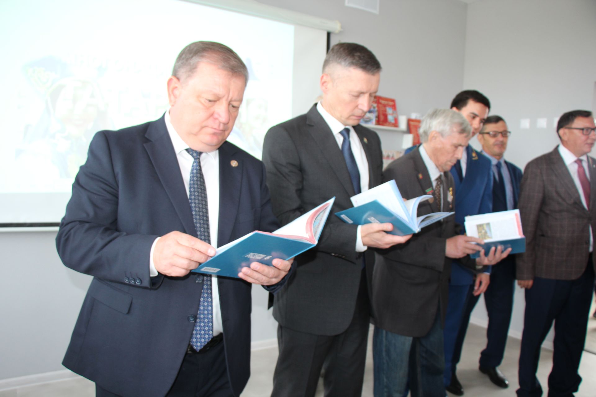 В Нурлате открыли школу № 4 с участием главы района и министра