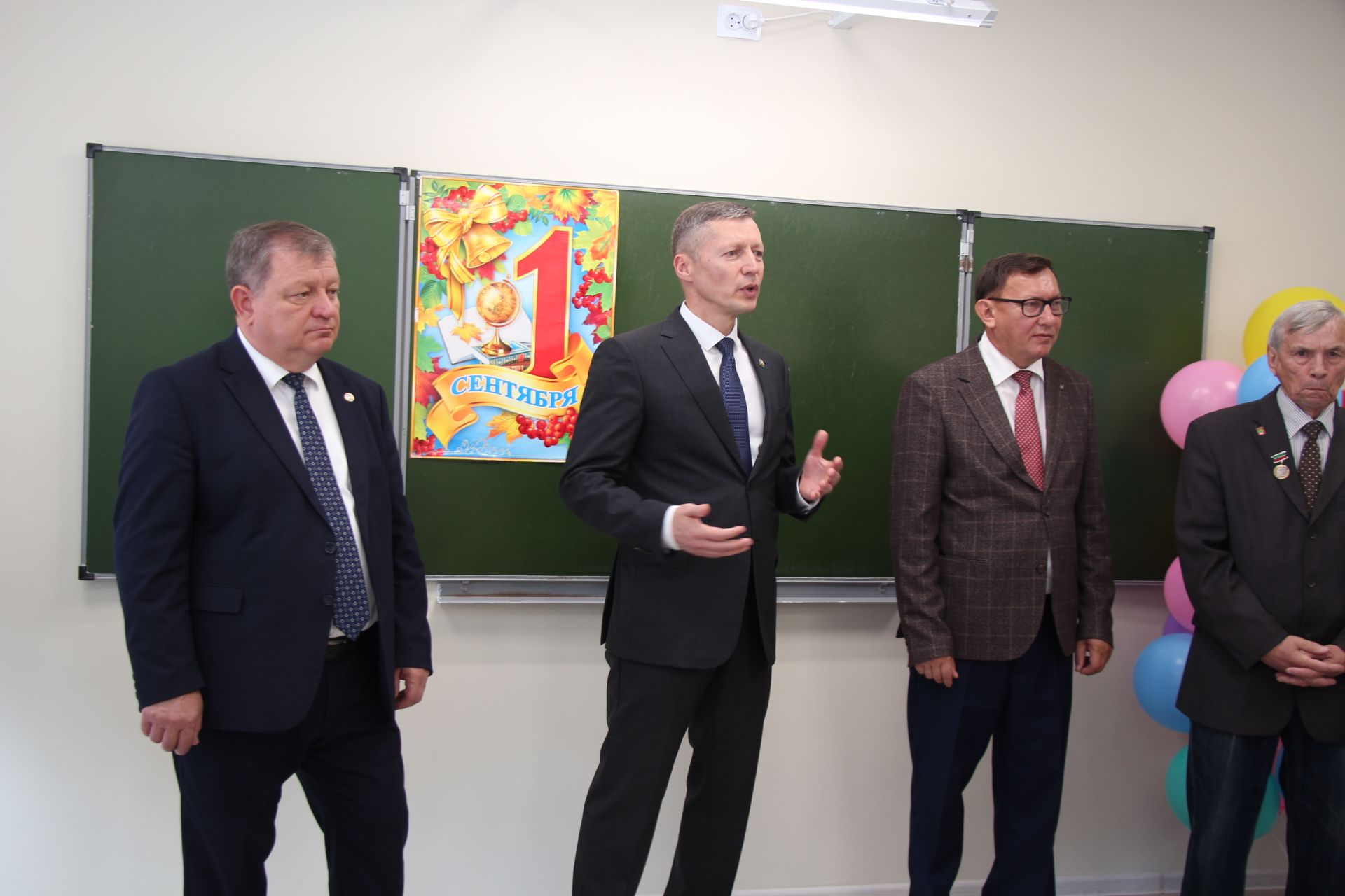 В Нурлате открыли школу № 4 с участием главы района и министра